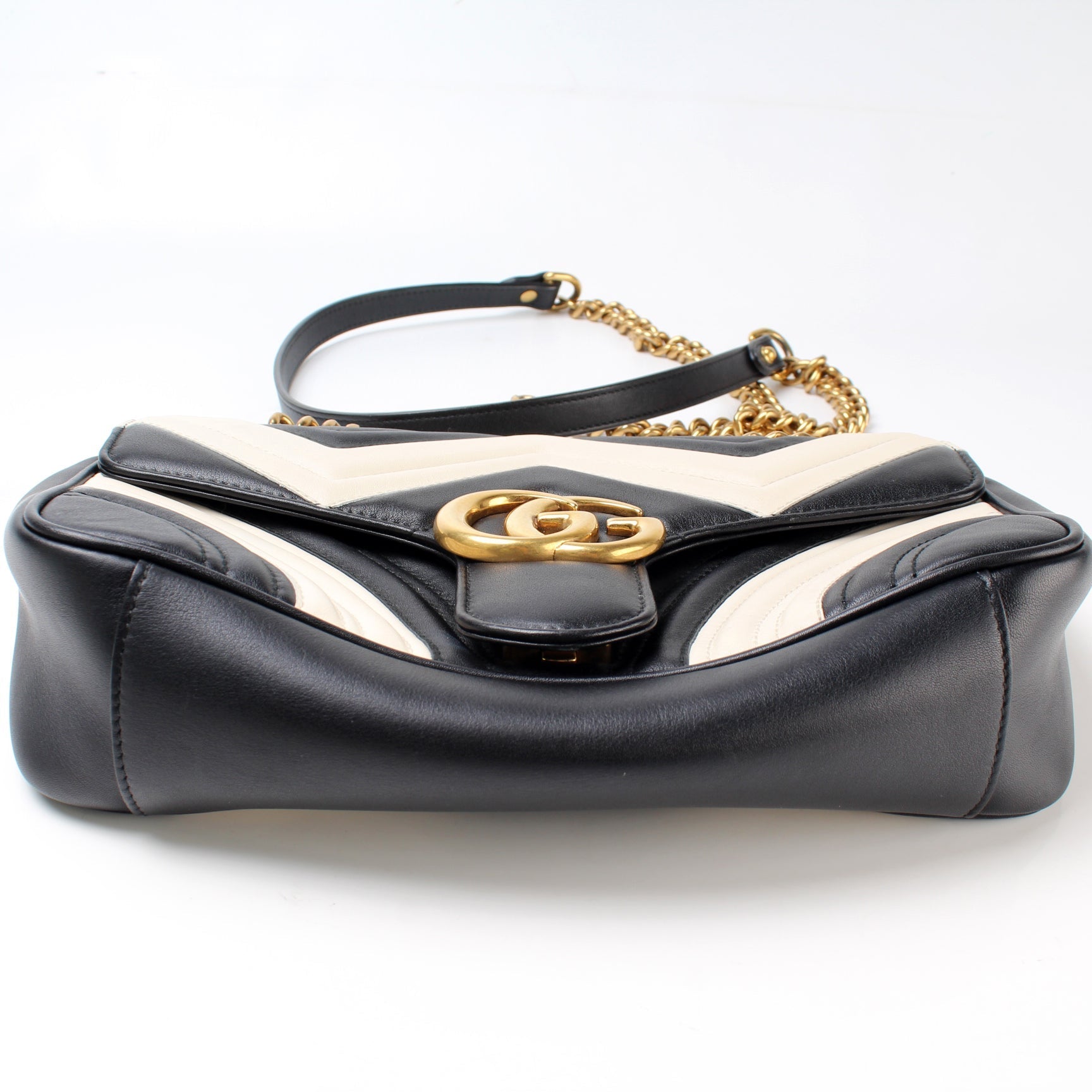 Gucci Marmont Small Flap Shoulder Bag Flap 3