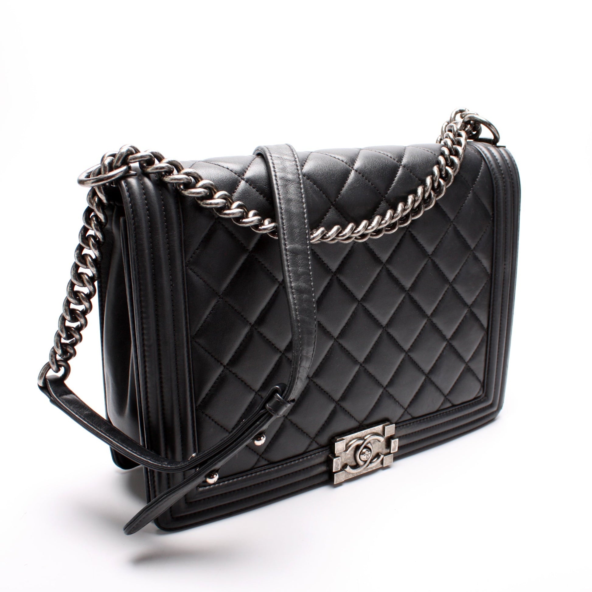 Chanel Boy Flap Lambskin 19M Handbag