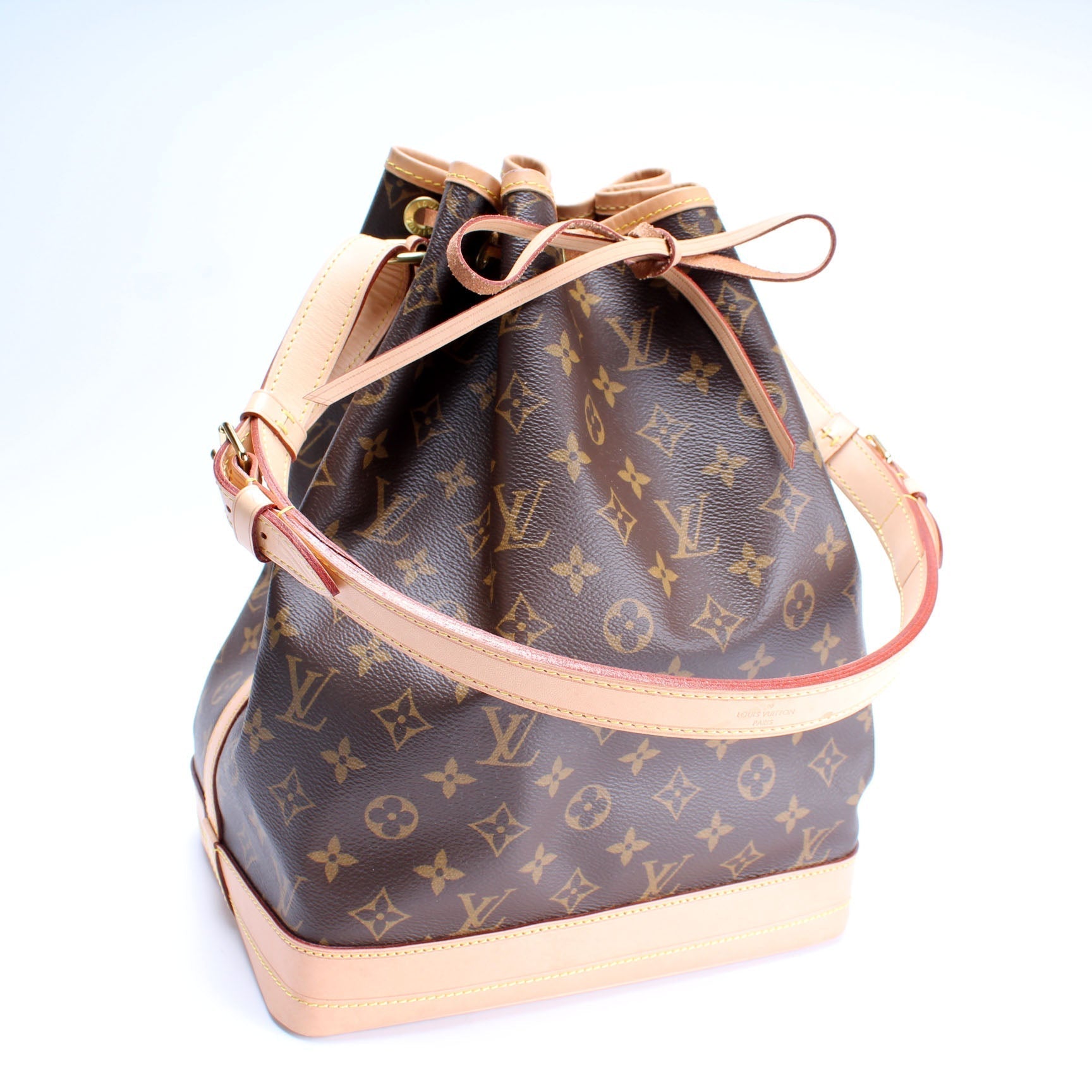 Louis Vuitton Noe Newer Monogram Handbag Monogram 1