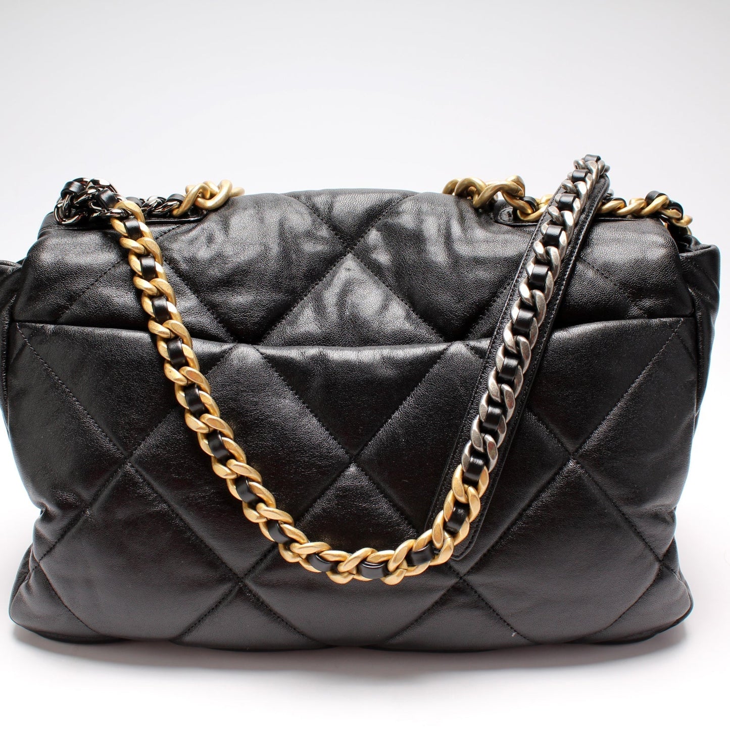 Chanel Quilted Goatskin 19 Maxi Flap 29M Handbag