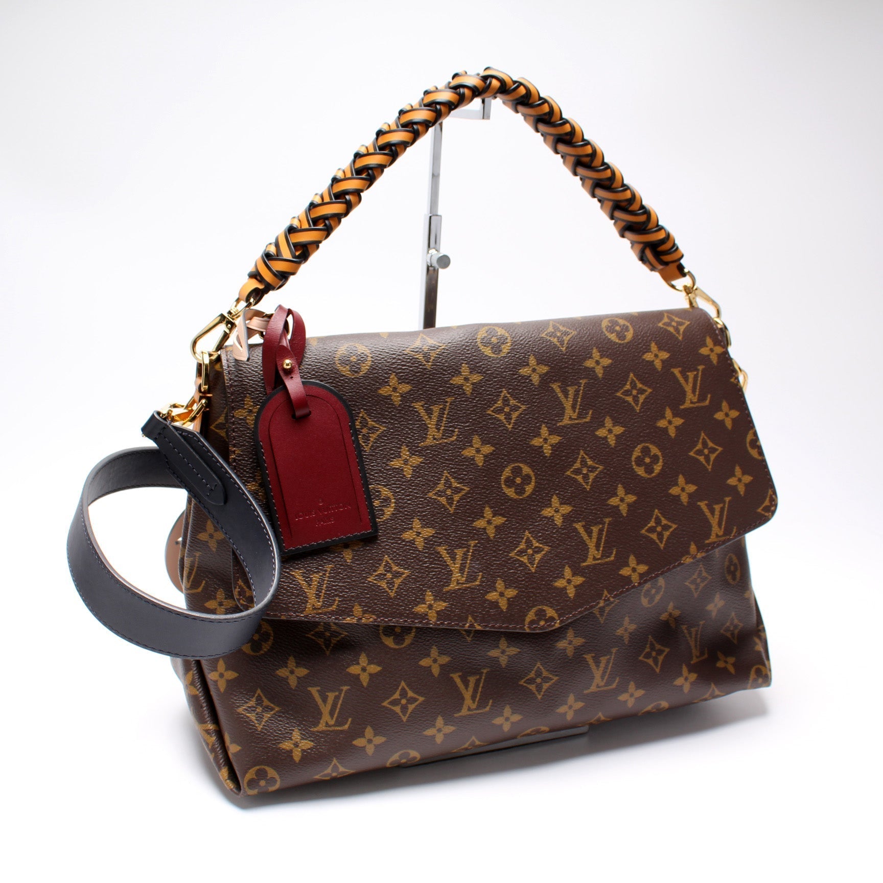 Louis Vuitton Beaubourg MM Monogram Handbag