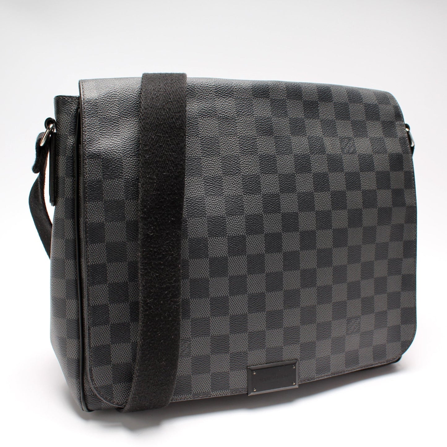 Louis Vuitton District MM Graphite Damier Handbag