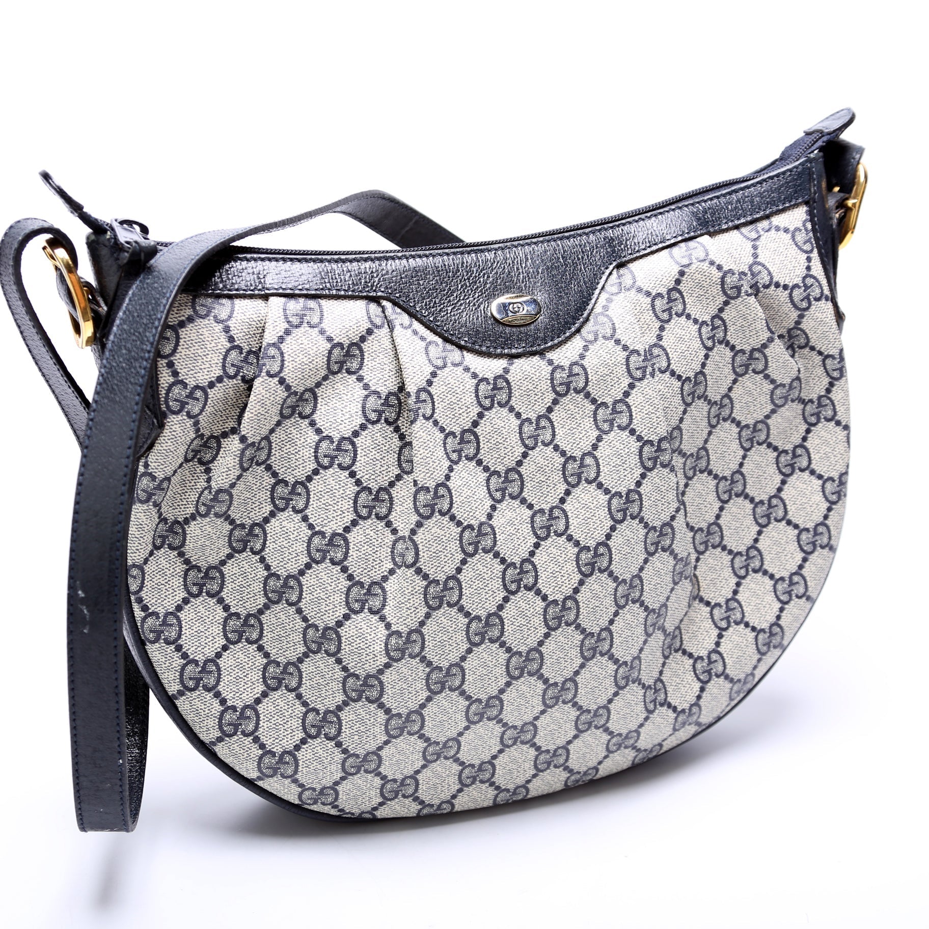 Gucci 41.02.058 GG Supreme Pleated Shoulder Bag