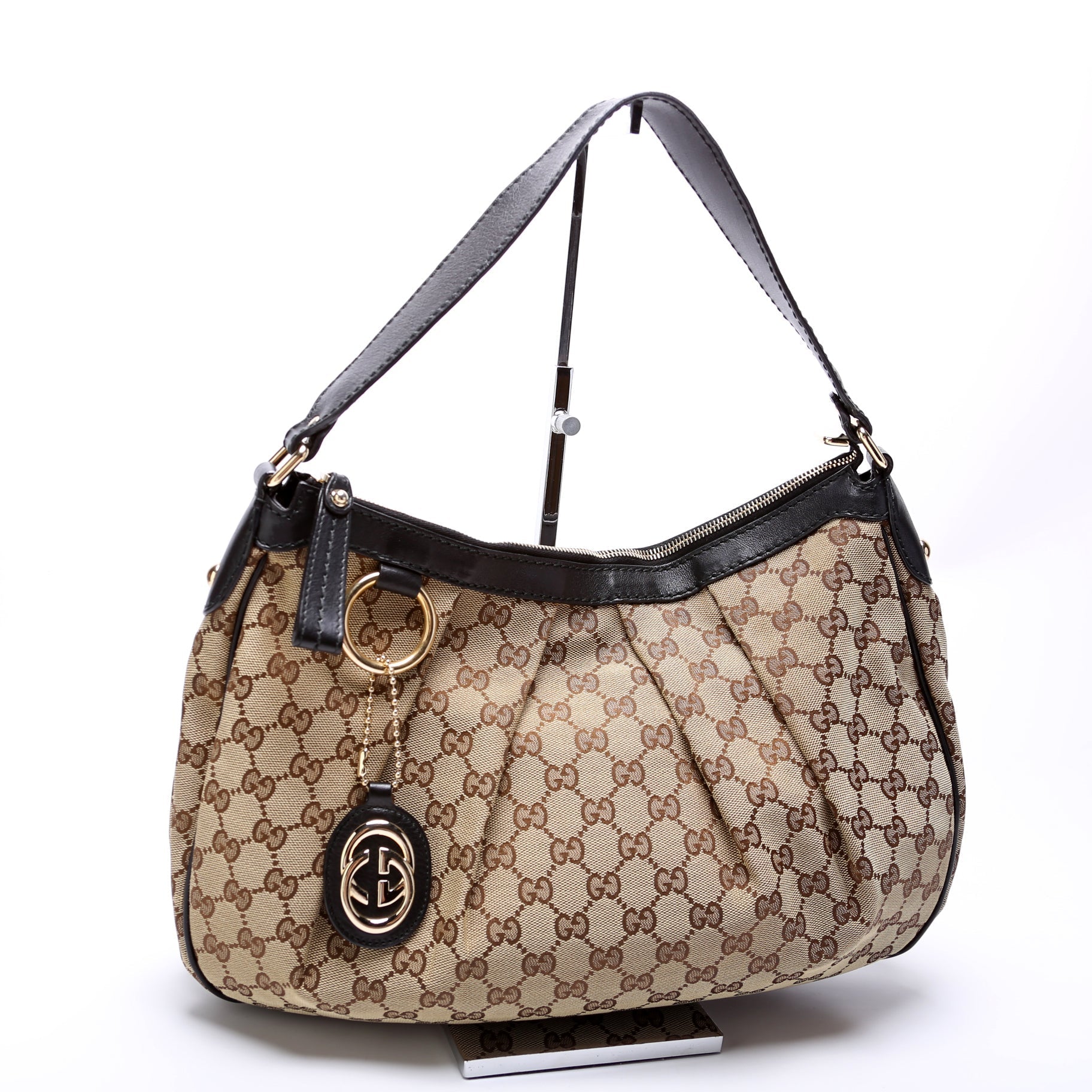Gucci Sukey Medium Shoulder Bag