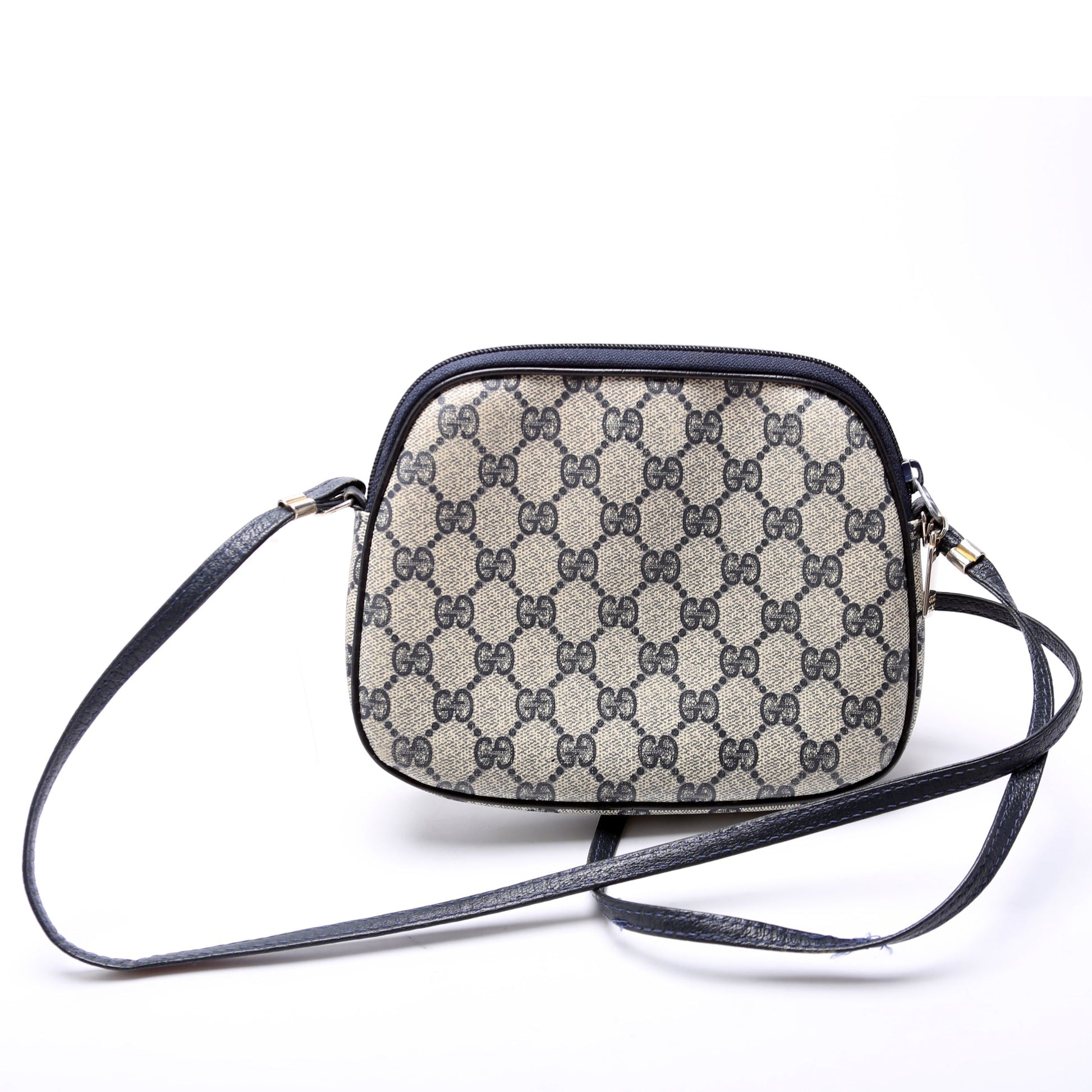 Gucci Supreme Shoulder Bag 32