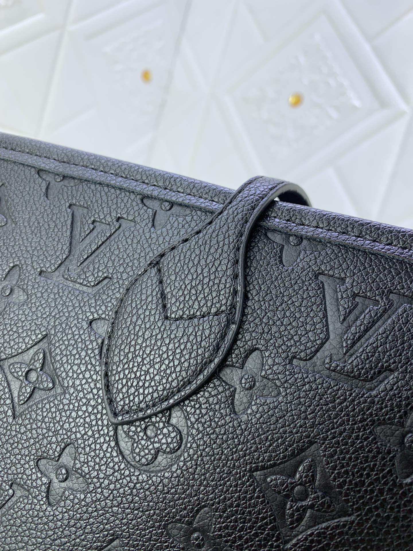EN - Luxury LUV 859 Travel Bag