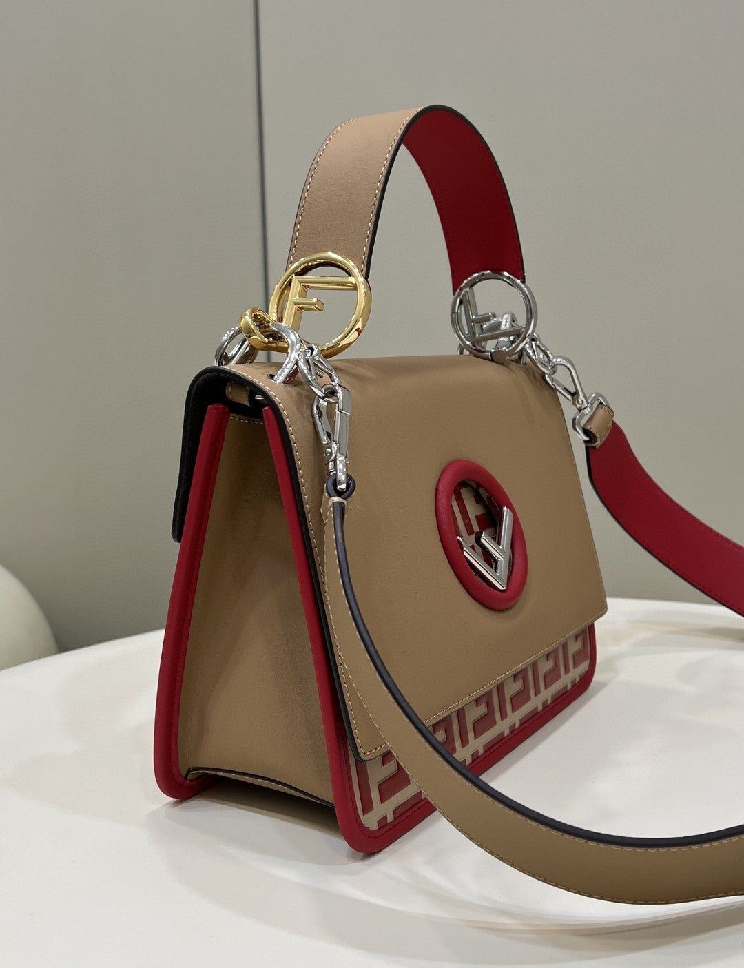 Kan Metop Qualityum Brown Red Travel Bag