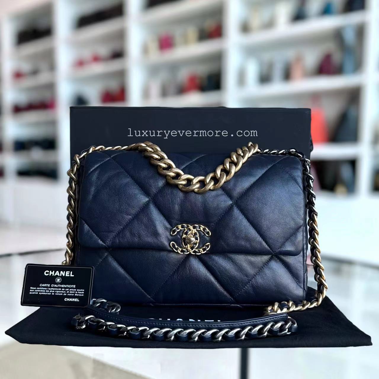 Chanel 19 - Goatskin Dark Navy Shoulder Bag Quilted Blue