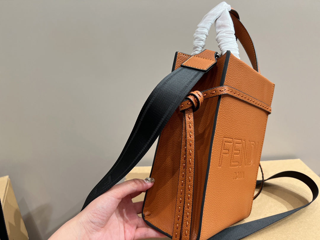 EN - Luxury FEI 296 Travel Bag