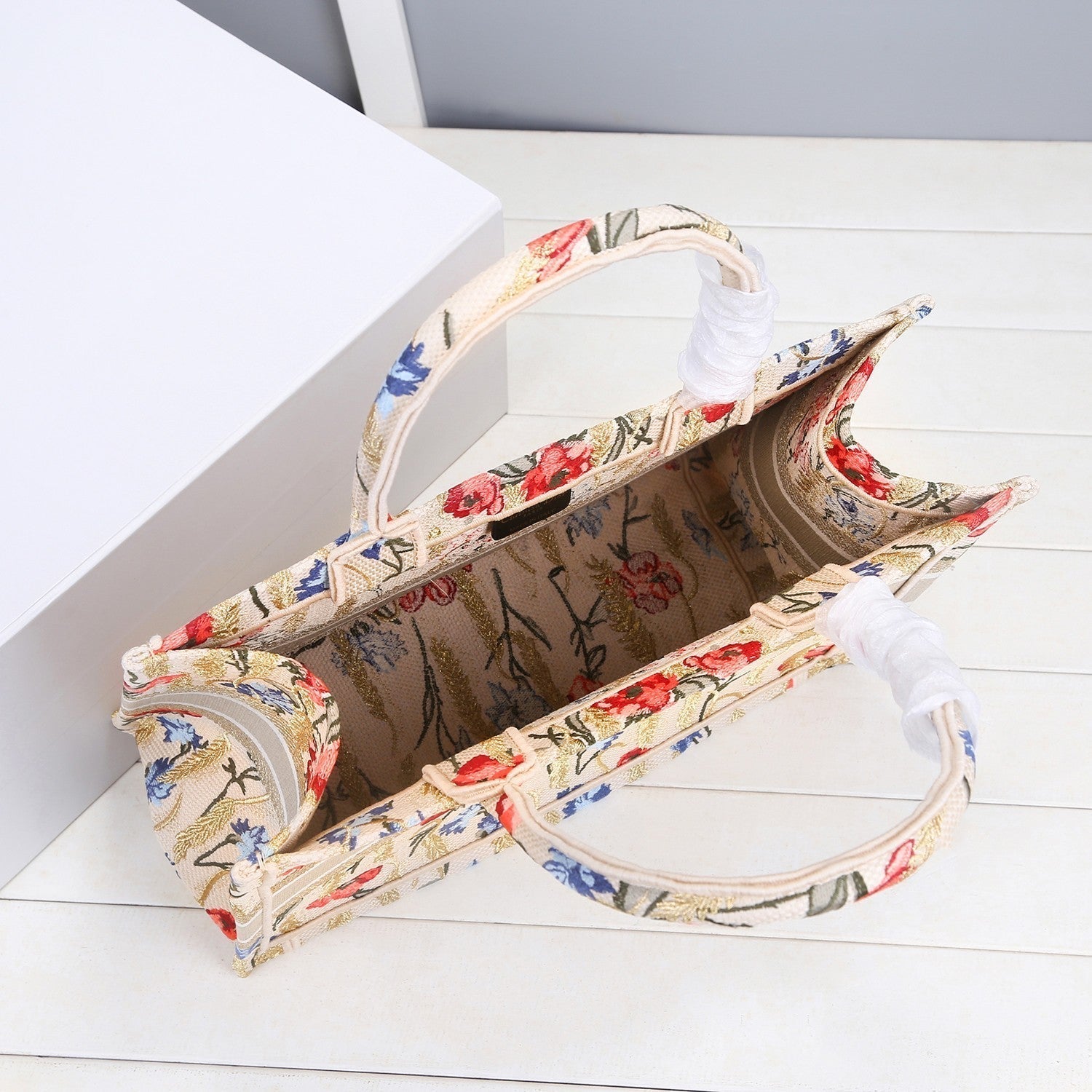 Metop Qualityum Book Cd Beige Book Tote Bag