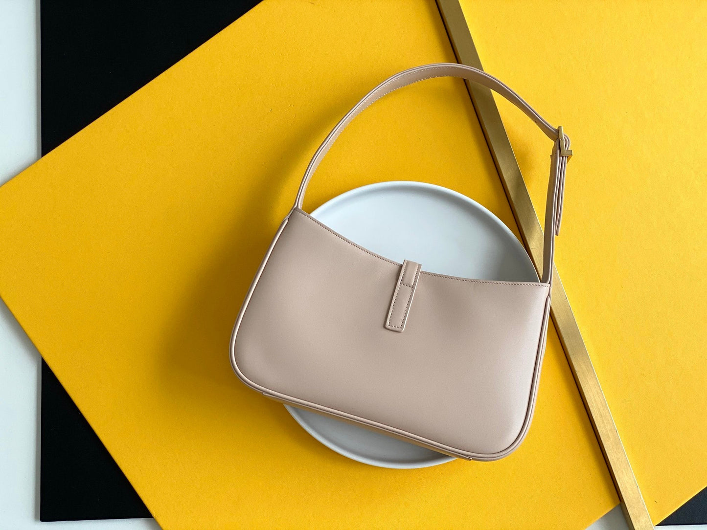 YSL Saint Laurent LE 5 Ã 7 Light Shoulder Bag