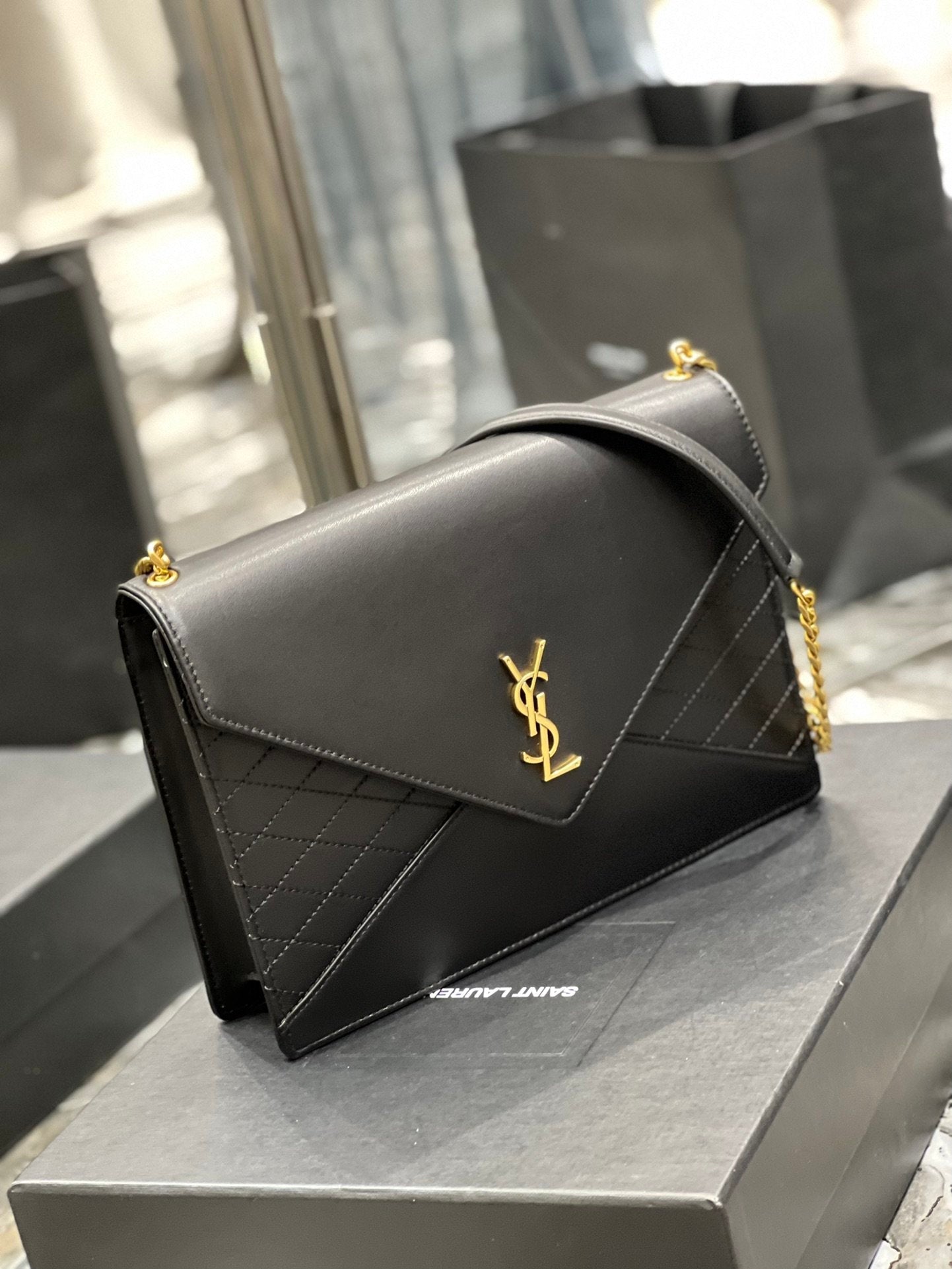 YSL Saint Laurent Gaby Hardware 10in 27cm Black Gold Chain Handbag