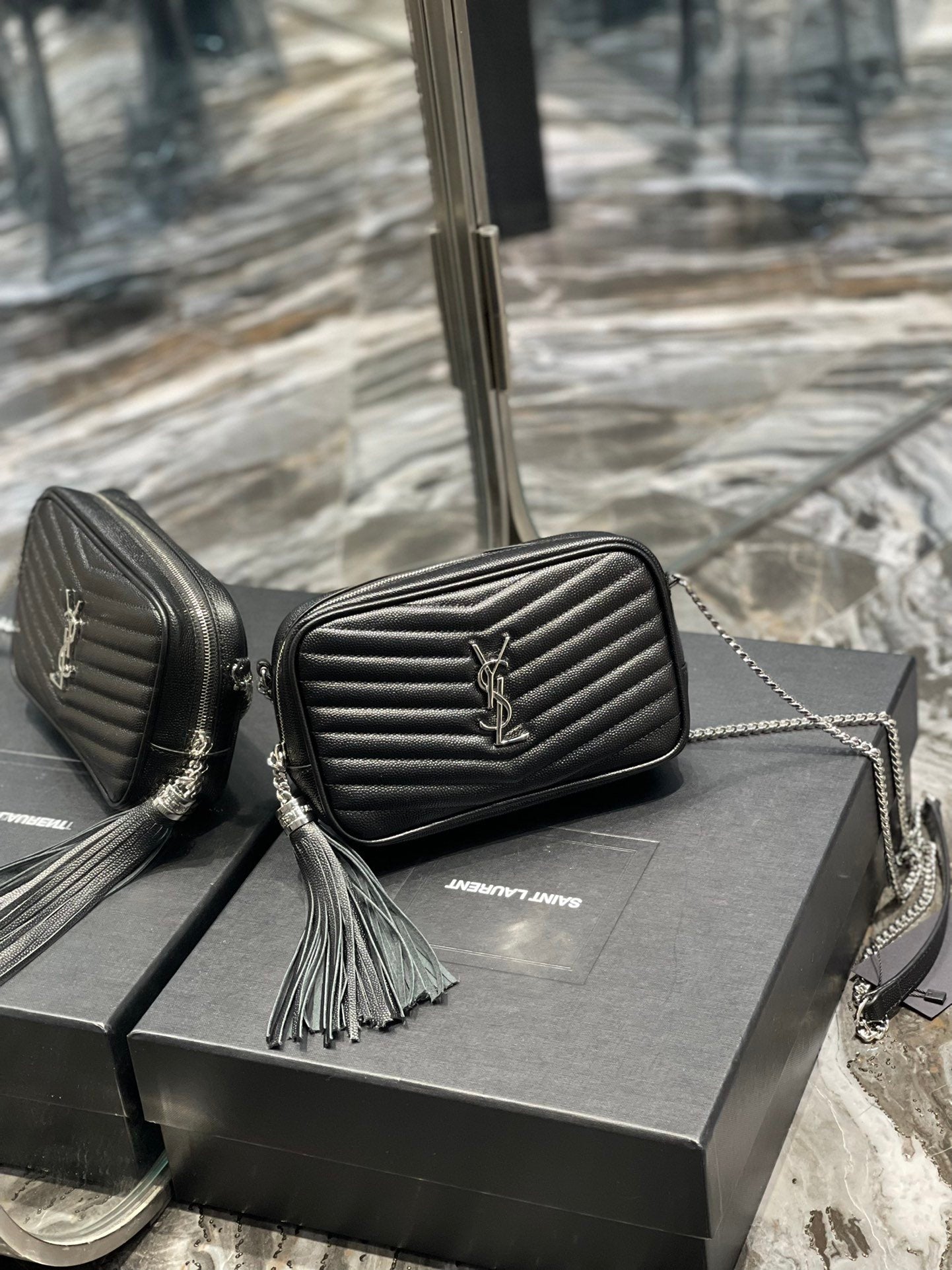 YSL Saint Laurent Lou Toned Hardware 7in 19cm Grain De Poudre Quilted Black Silver Mini Bag