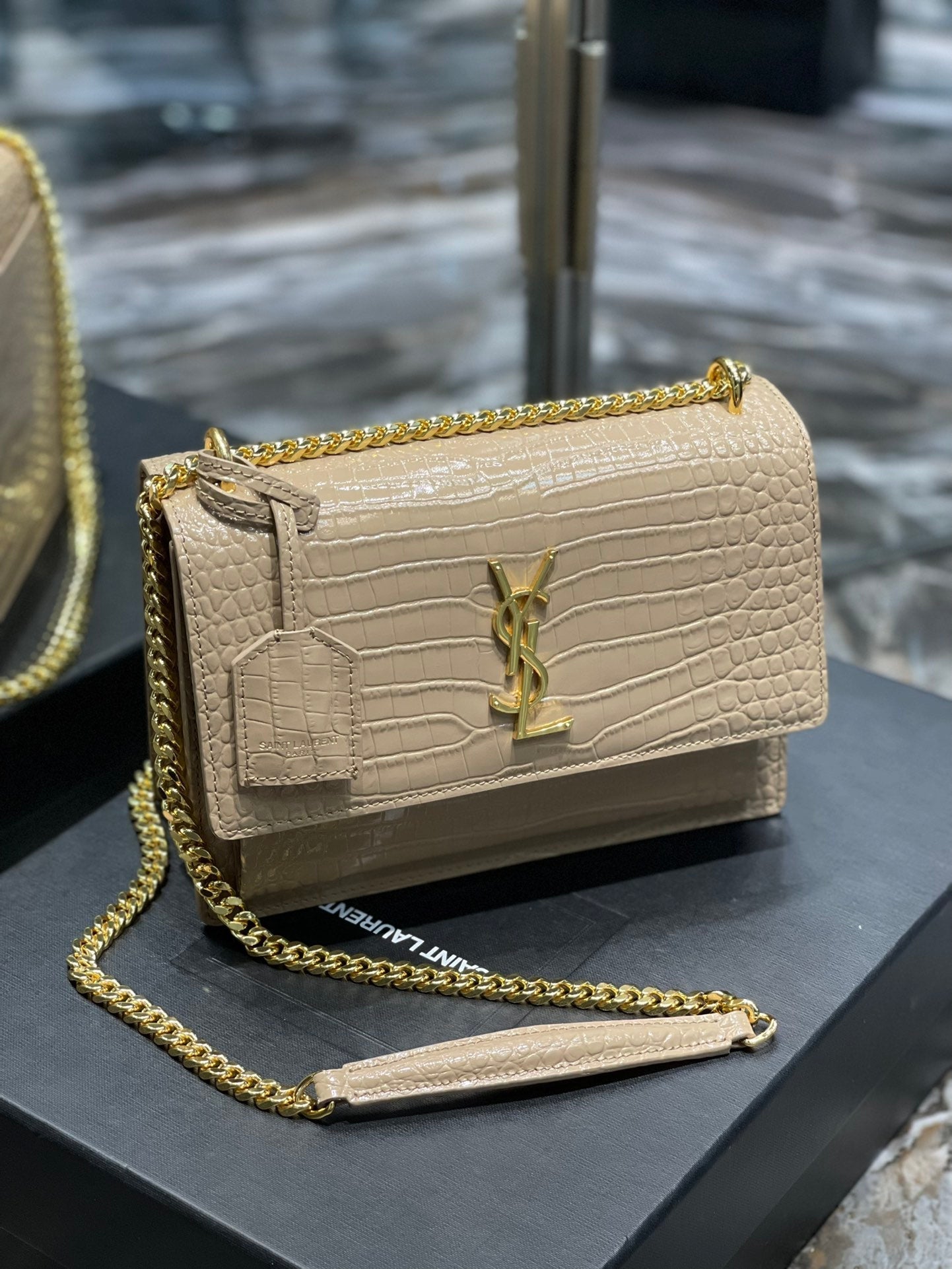 YSL Saint Laurent Sunset 8in 22cm Beige Medium Chain Handbag