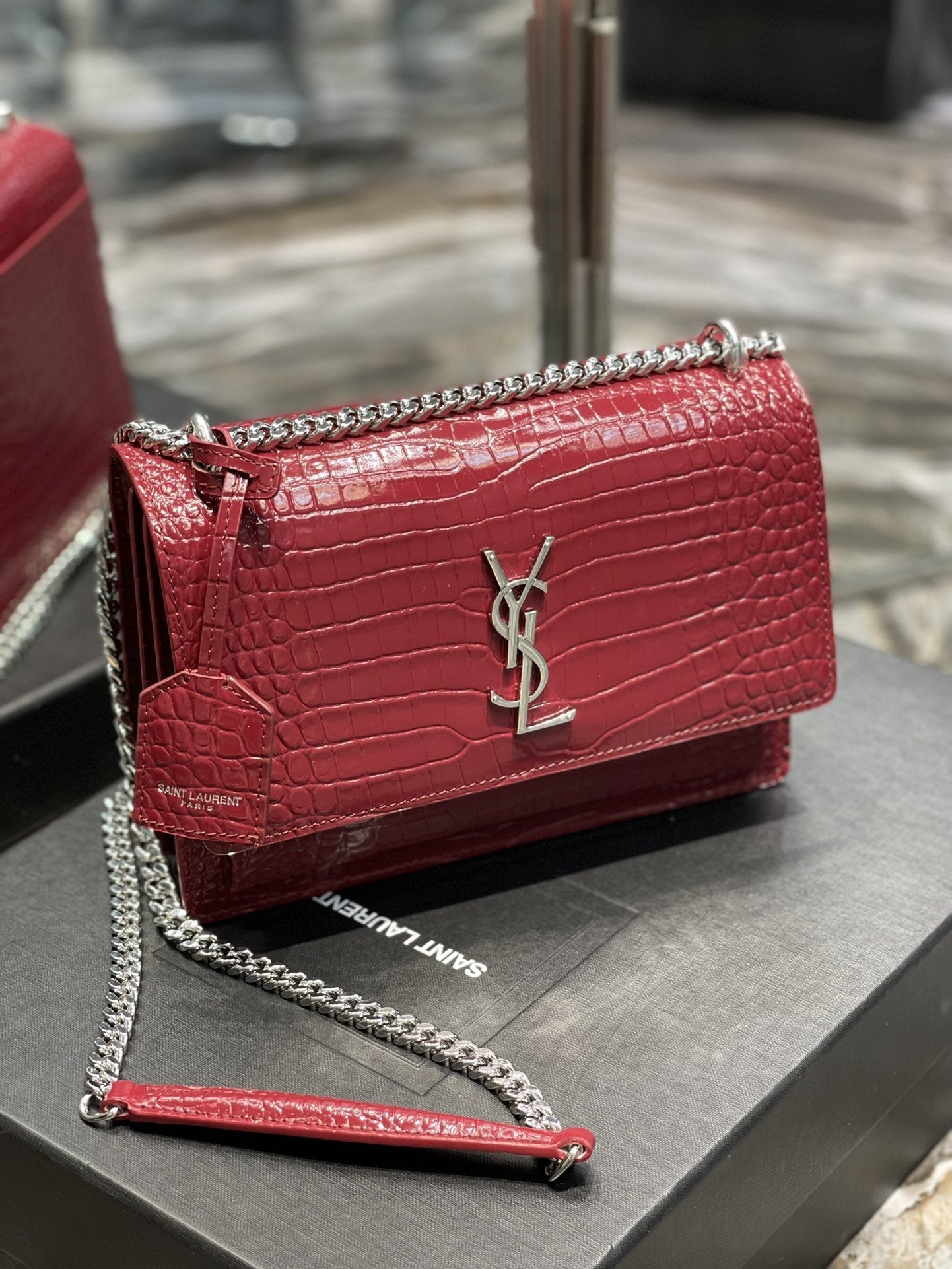 YSL Saint Laurent Sunset 8in 22cm Red Medium Chain Handbag