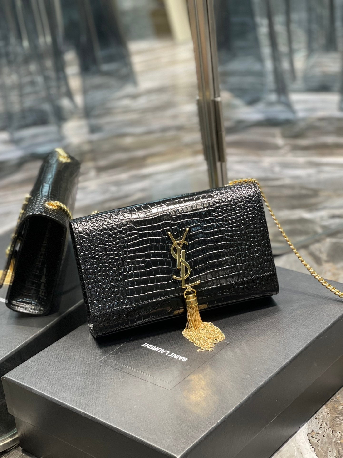 YSL Saint Laurent Kata Tassel 9in 24cm Black Medium Chain Handbag Ysl 354119Dnd0J1000
