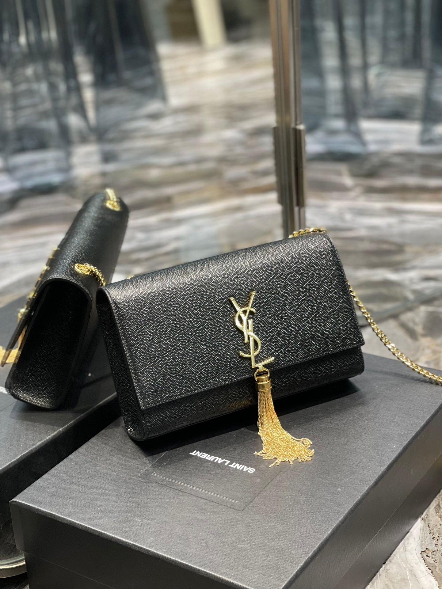 YSL Saint Laurent Kata Tassel 9in 24cm Black Medium Chain Handbag