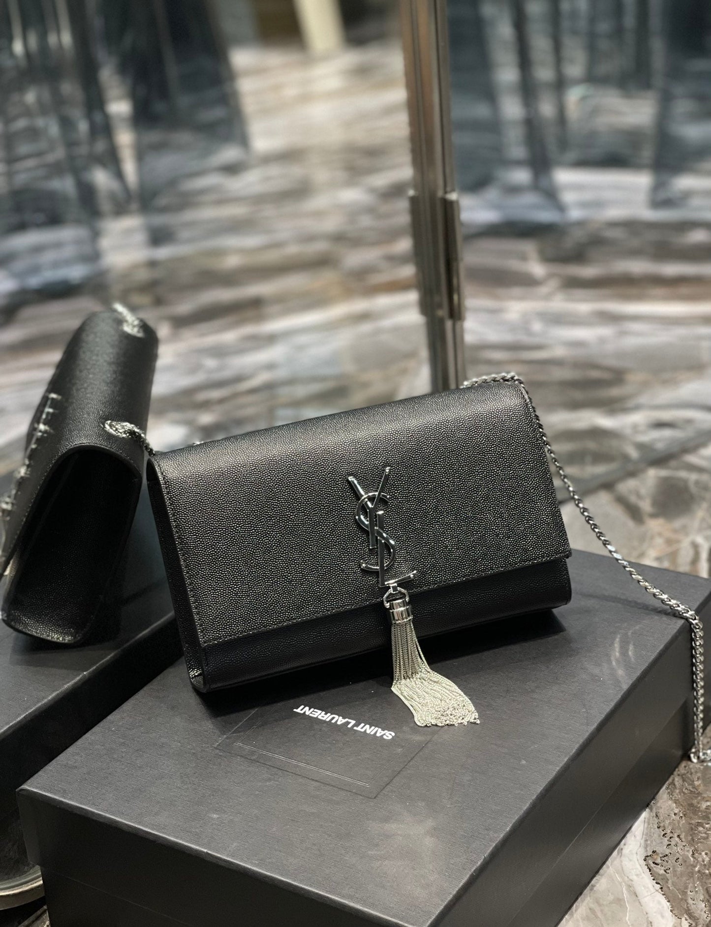 YSL Saint Laurent Kata Tassel 9in 24cm Black Medium Chain Handbag Ysl 354119Bow0N1000