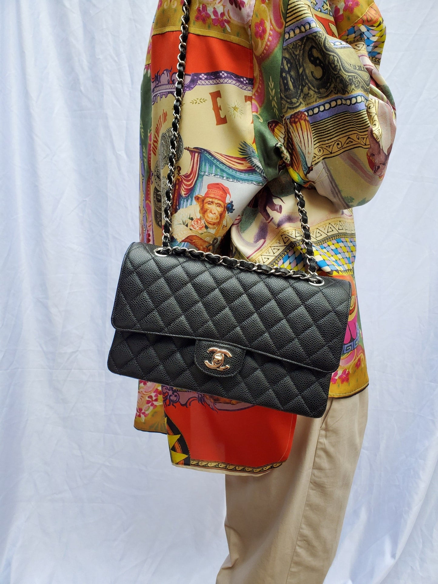 Chanel 2018 Classic Medium Double Flap Caviar Accessory