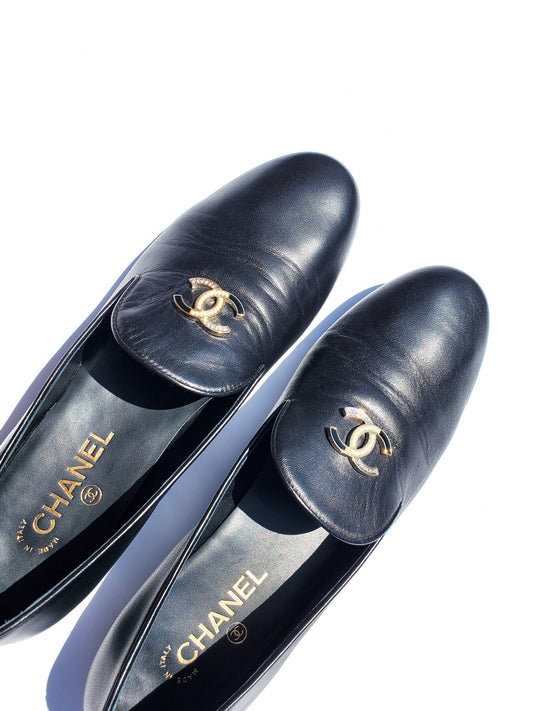 Chanel 2018 Black CC Logo Loafers 41