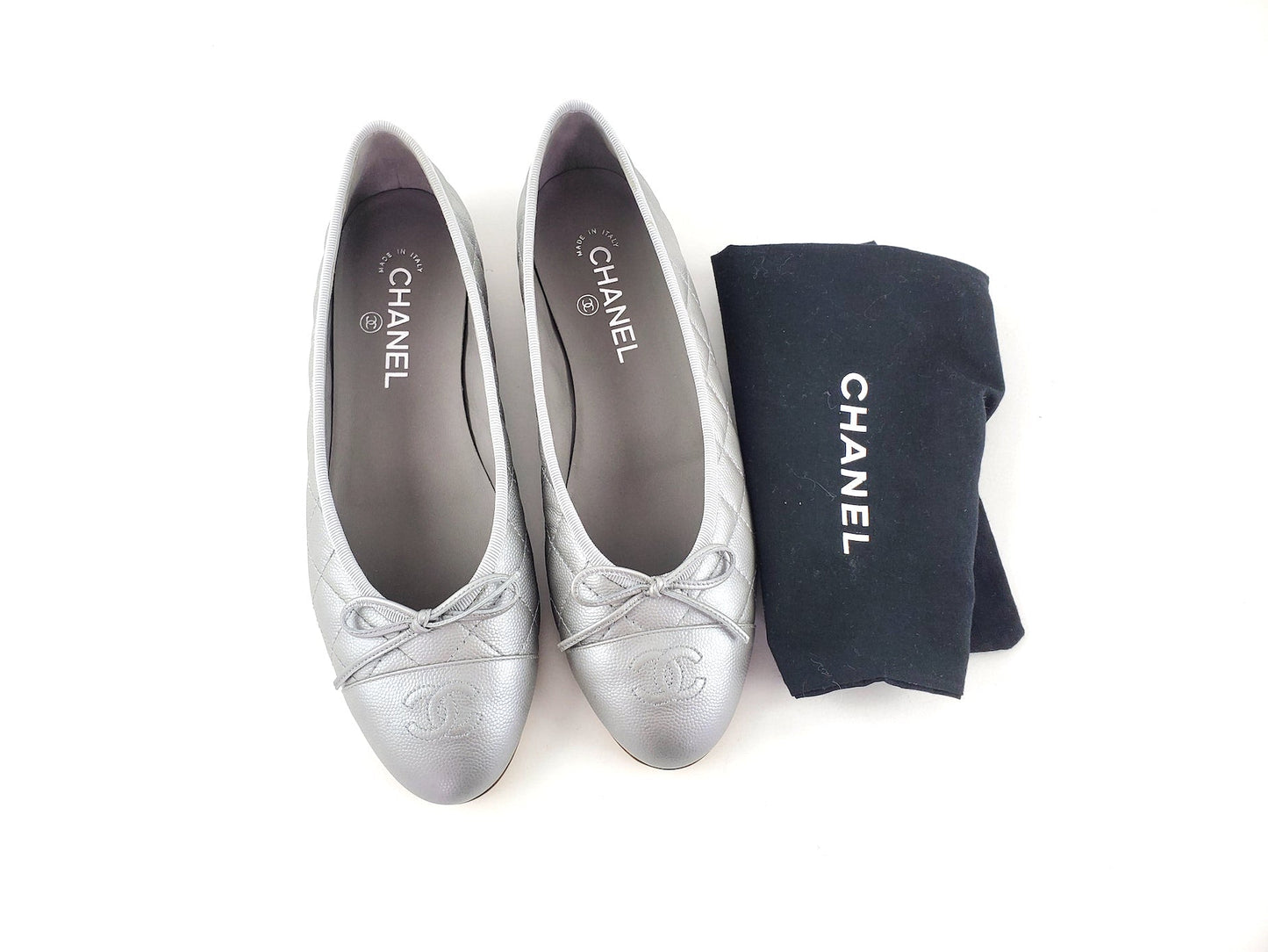 Chanel New Silver Interlocking CC Logo Leather Ballet Flats 40