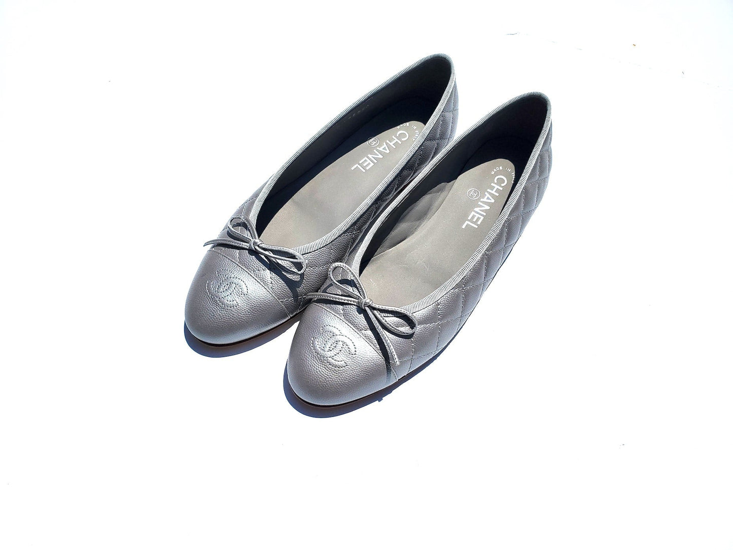 Chanel New Silver Interlocking CC Logo Leather Ballet Flats 40