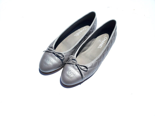Chanel New Silver Interlocking CC Logo Leather Ballet Flats 40