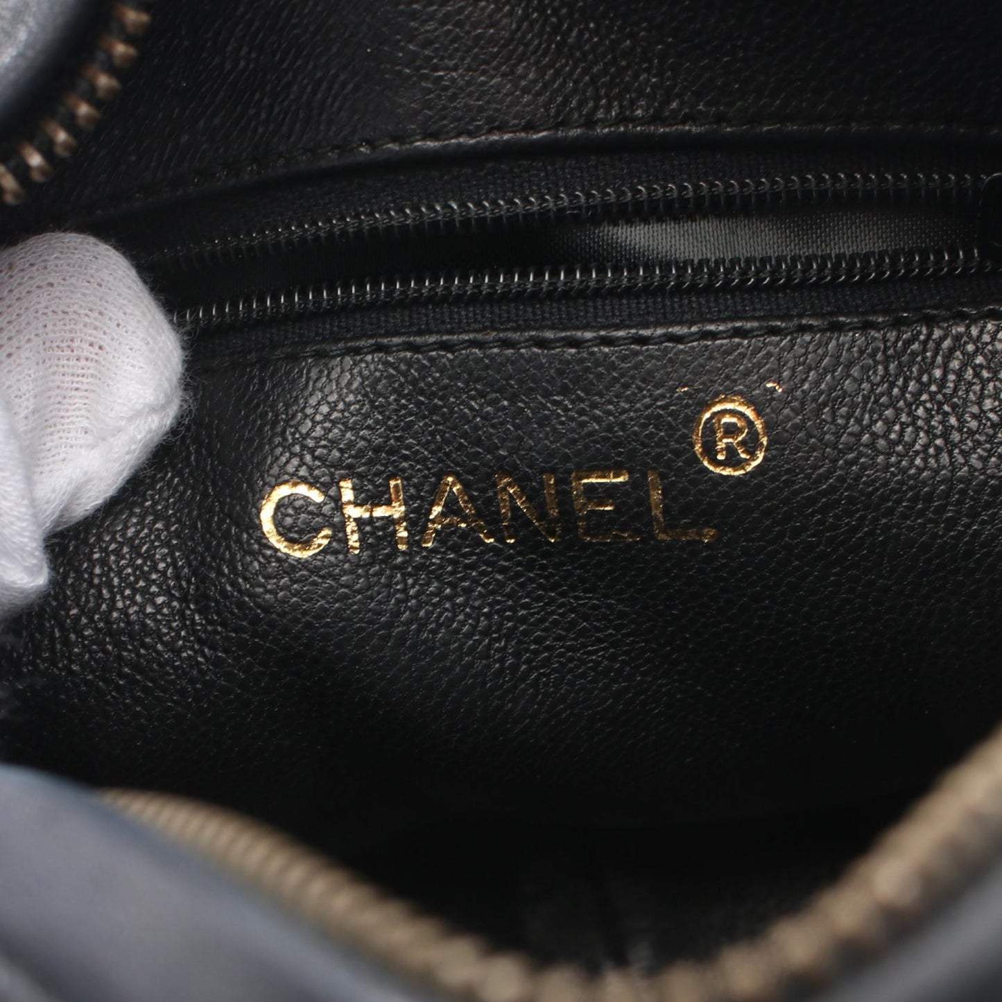 Matelasse Lambskin Shoulder Bag Signature Heritage