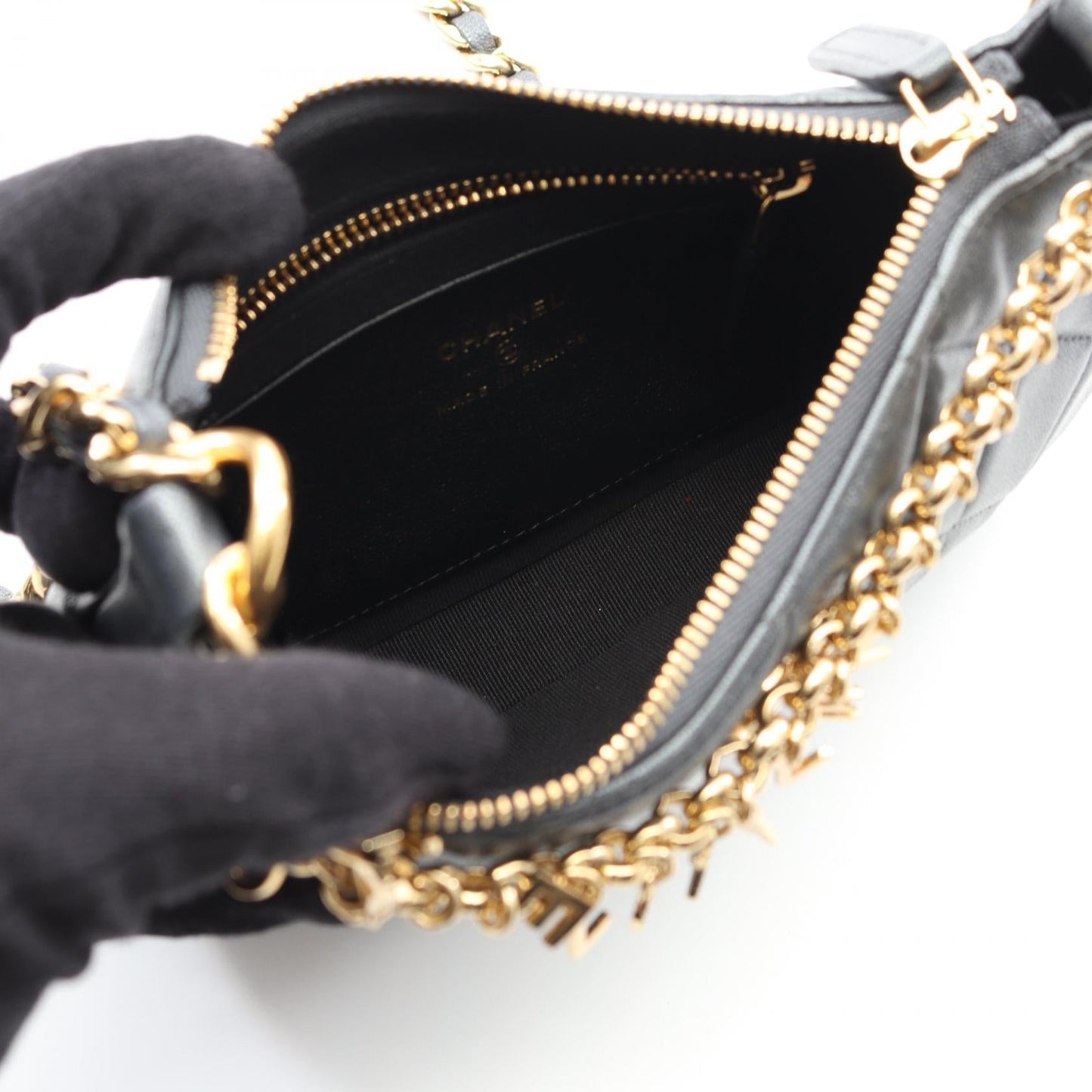 Matelasse Leather Shoulder Bag Statement