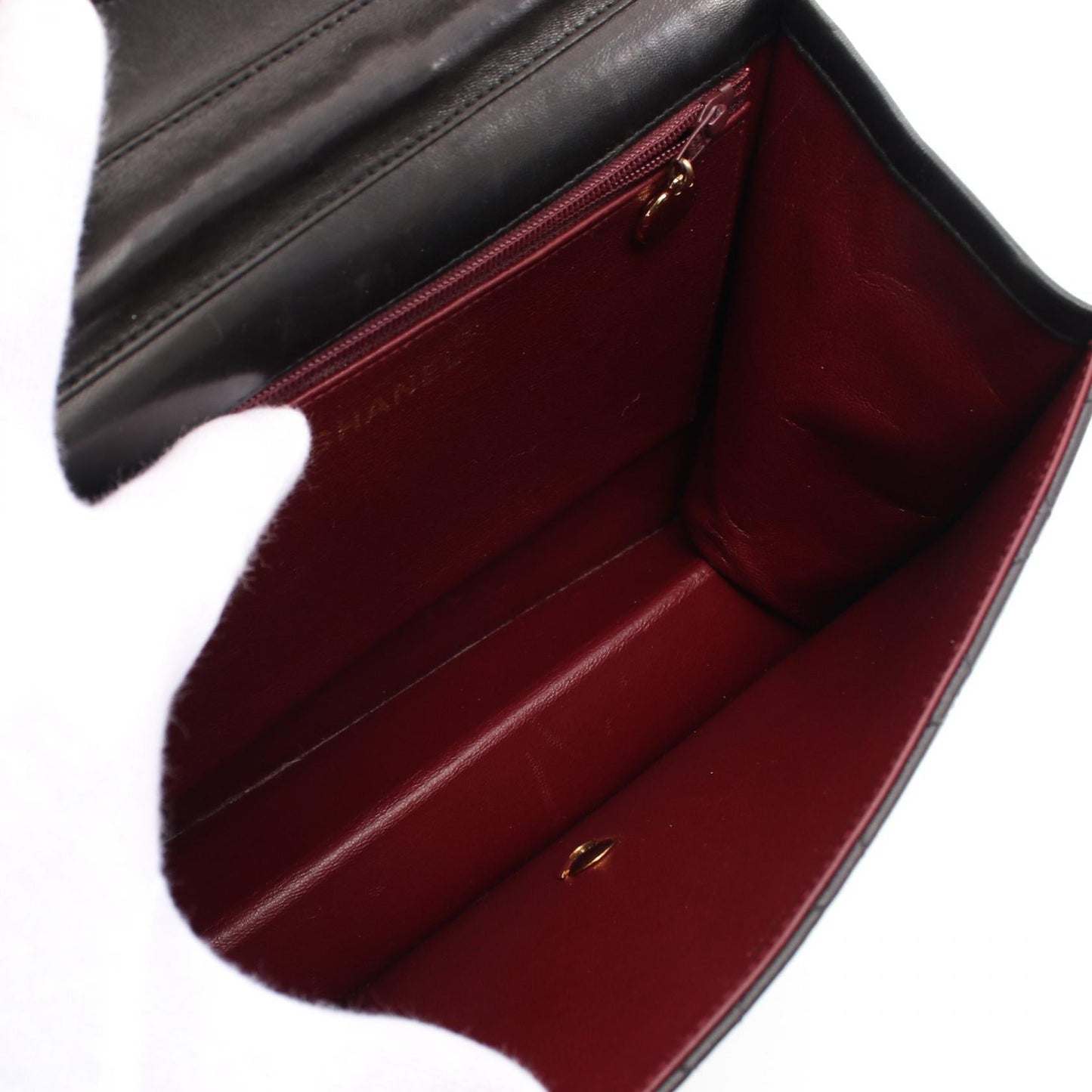 Matelasse Lambskin Shoulder Bag Signature Modern