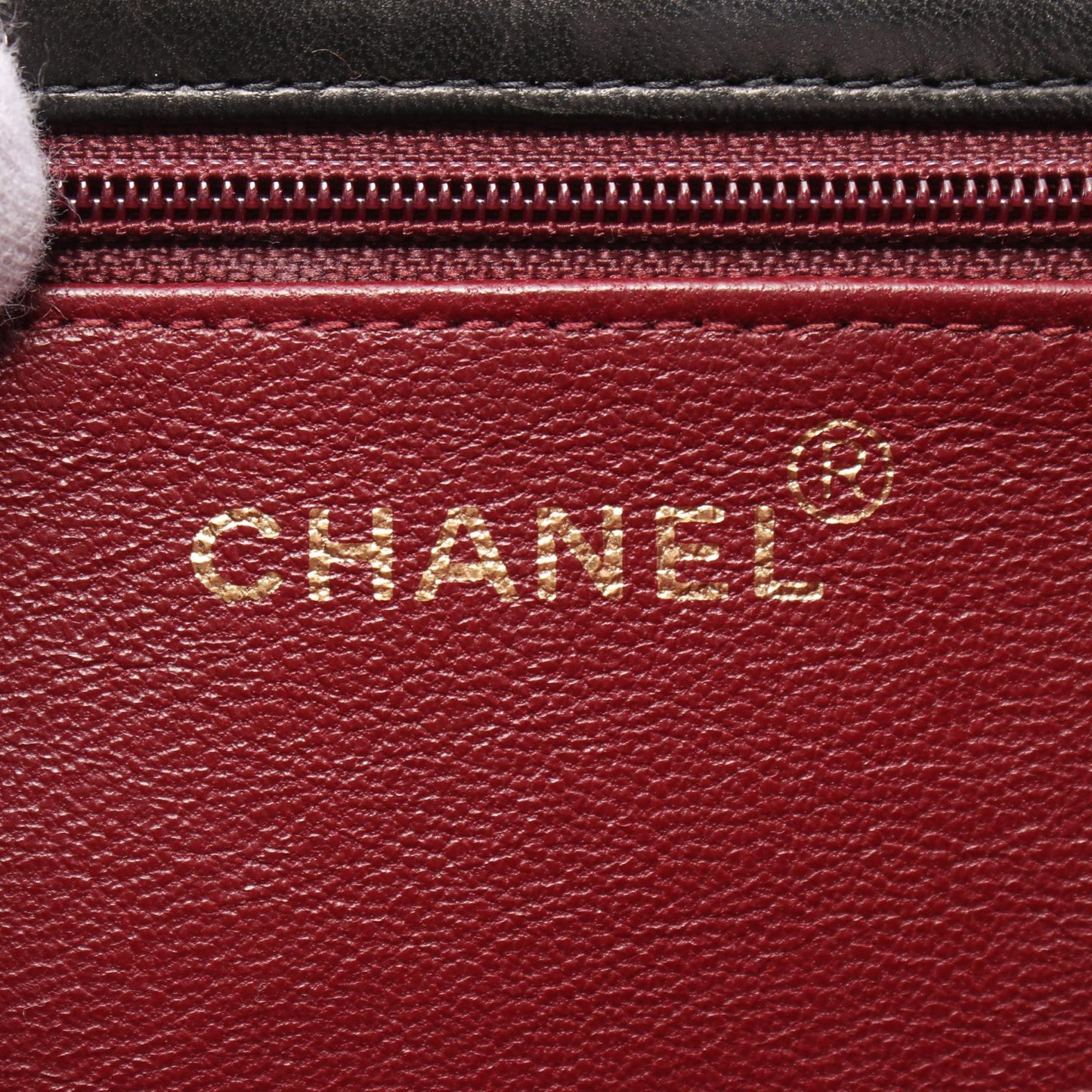 Matelasse Lambskin Shoulder Bag Signature Modern