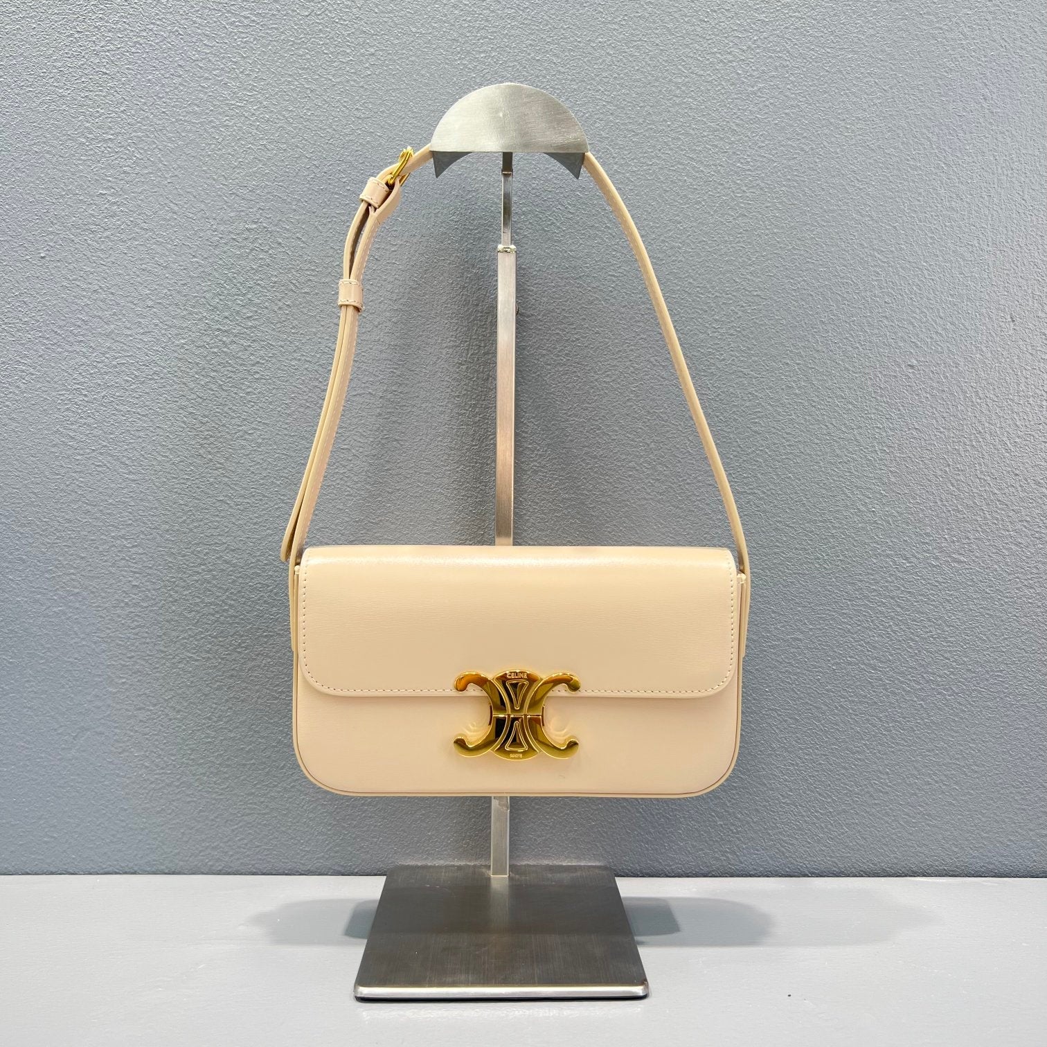Top Quality Triomphe Shoulder Bag For Women Beige