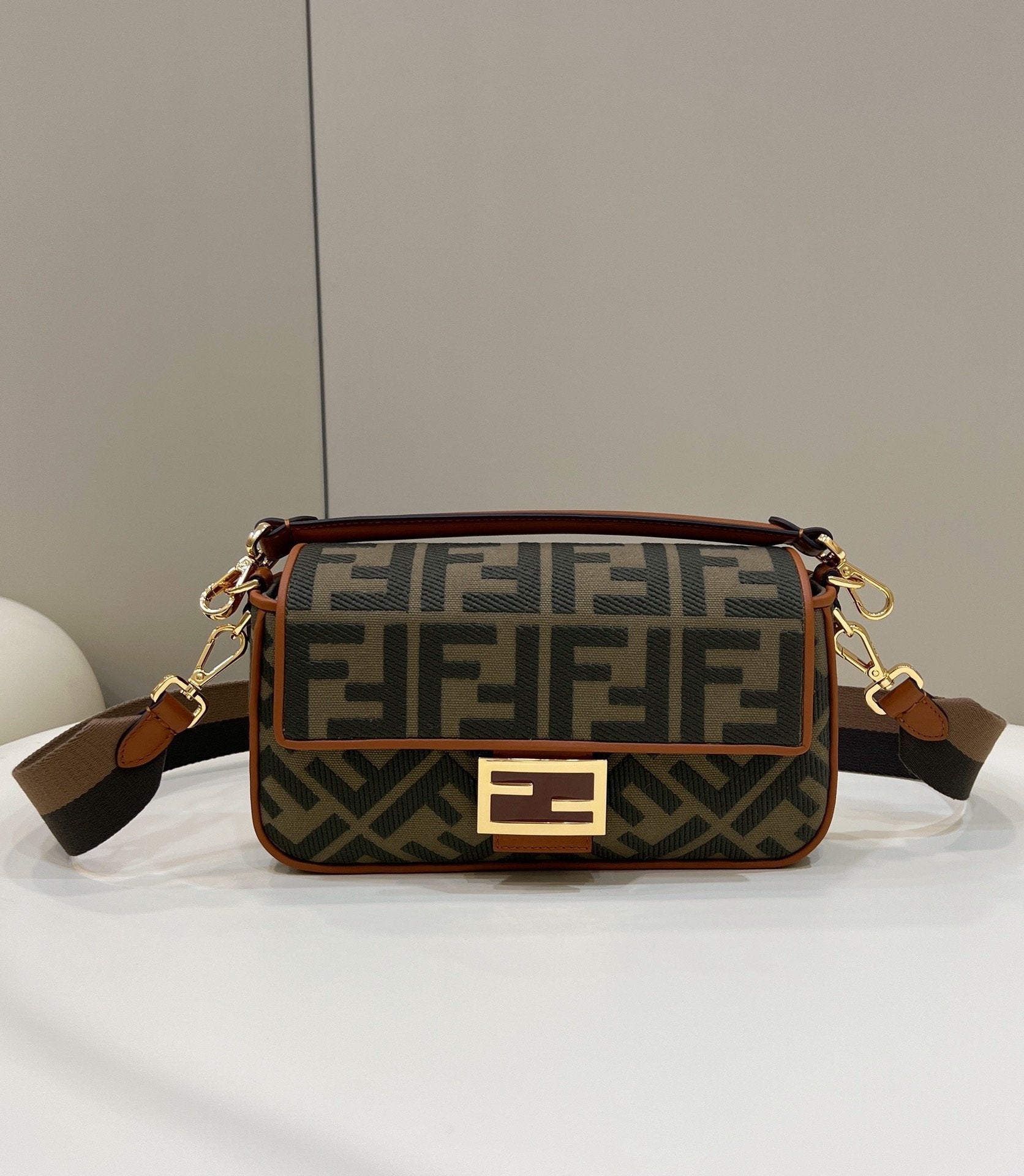 Fendi Top QualityTop Quality Baguette Khaki FF Crossbody Bag Ff 8Br600