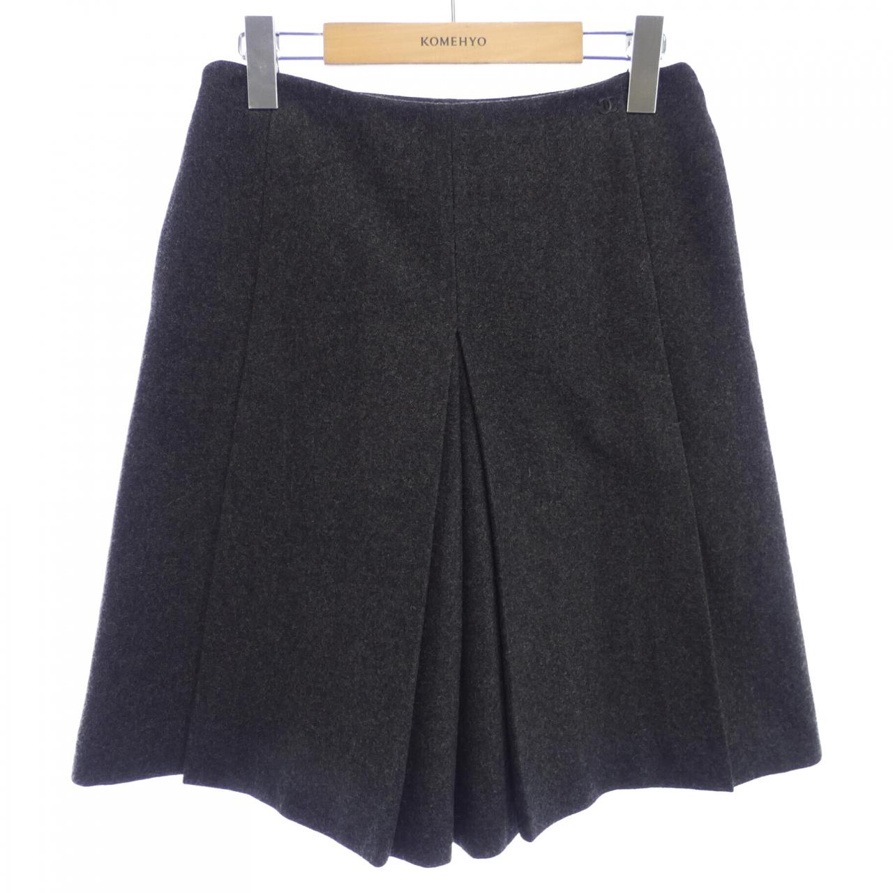 Chanel P36317V26243 Cashmere Blend Shorts