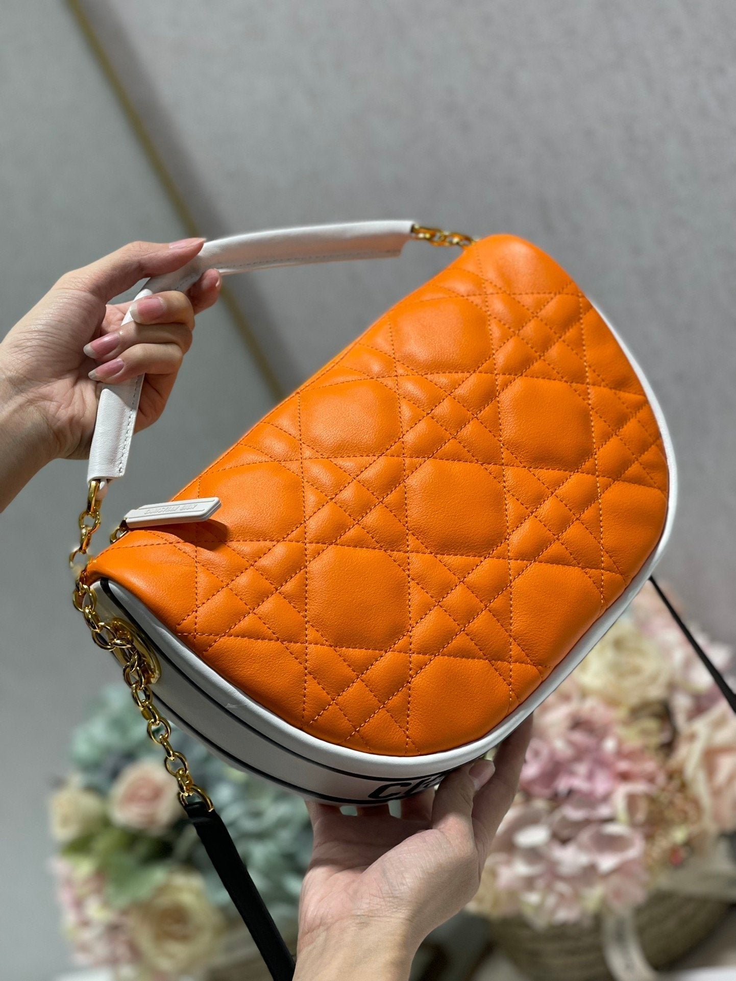 Metop Qualityum Vibe Cd Orange Crossbody Bag