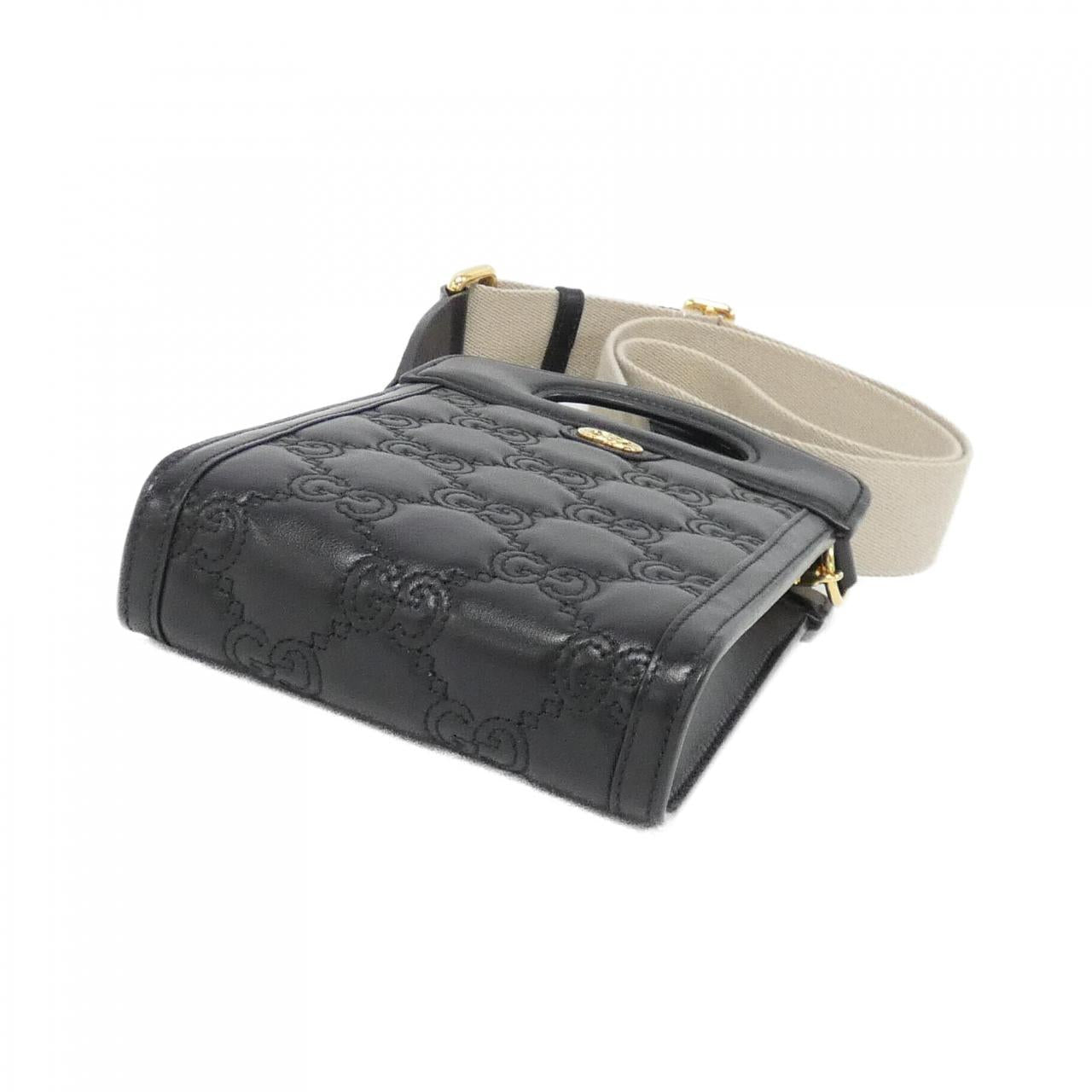 Gucci Matelassé Shoulder Bag Leather Bag 2