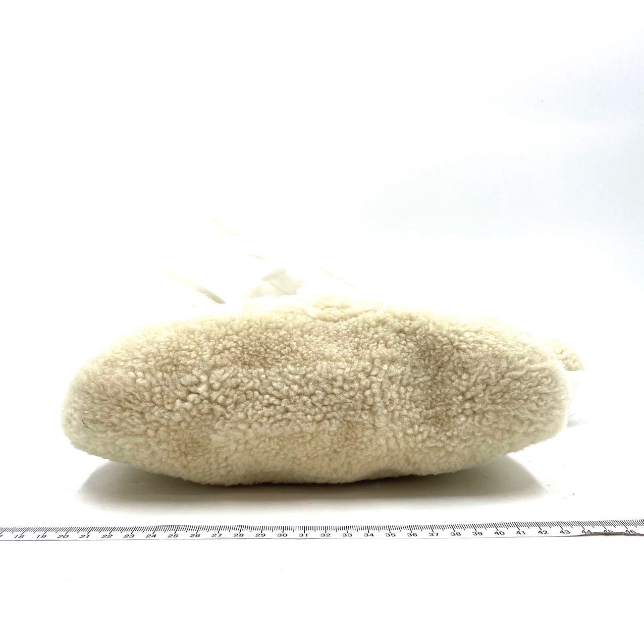 Gucci Jackie Fluffy Shearling Bag White Small Travel Bag