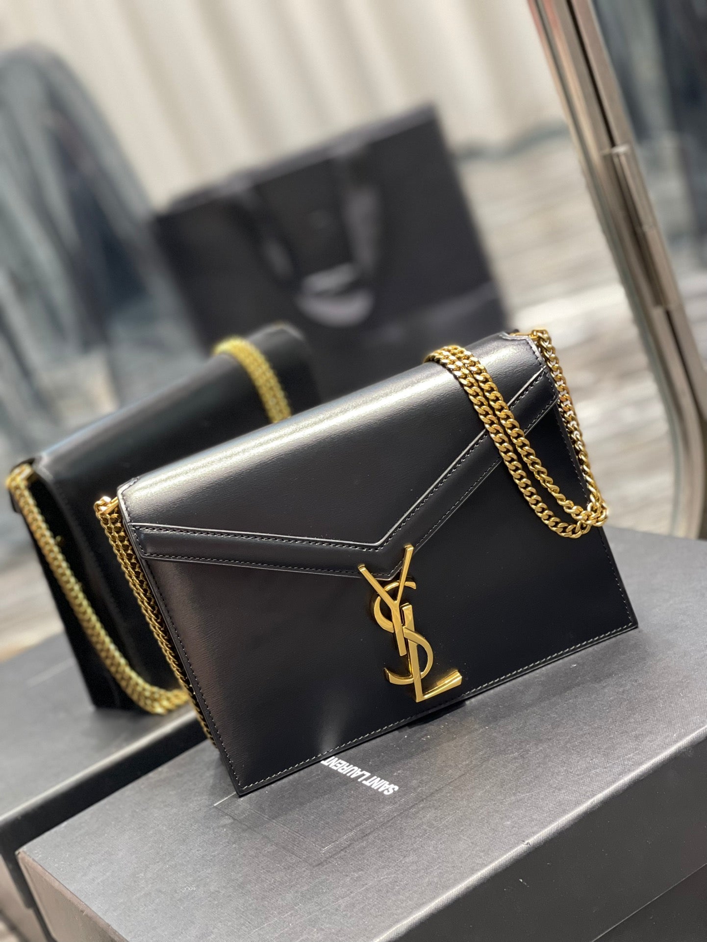YSL Saint Laurent Cassandra Embossed 8in 22cm Grain De Poudre Black Medium Chain Handbag
