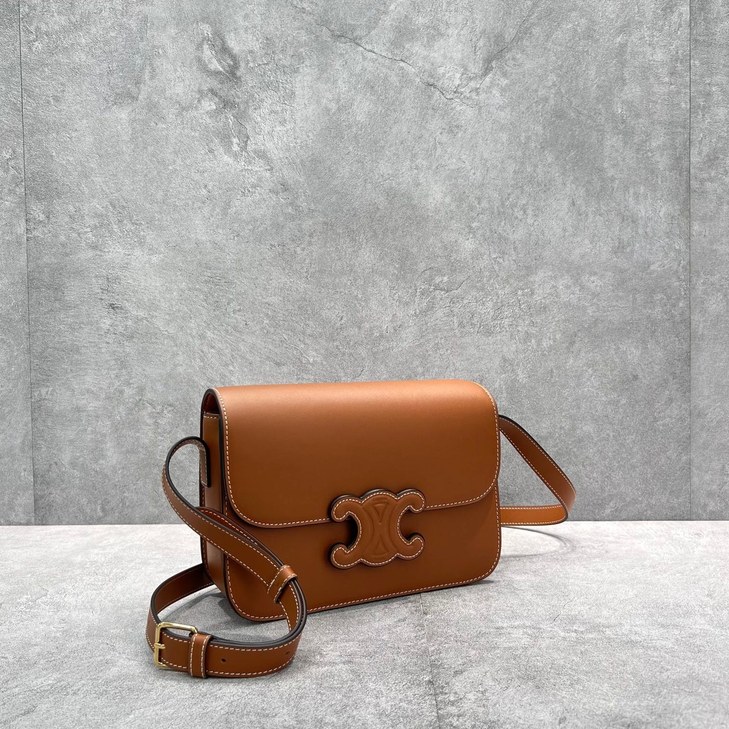 Top Quality Classique Cuir Triomphe Bag For Tan Travel Bag