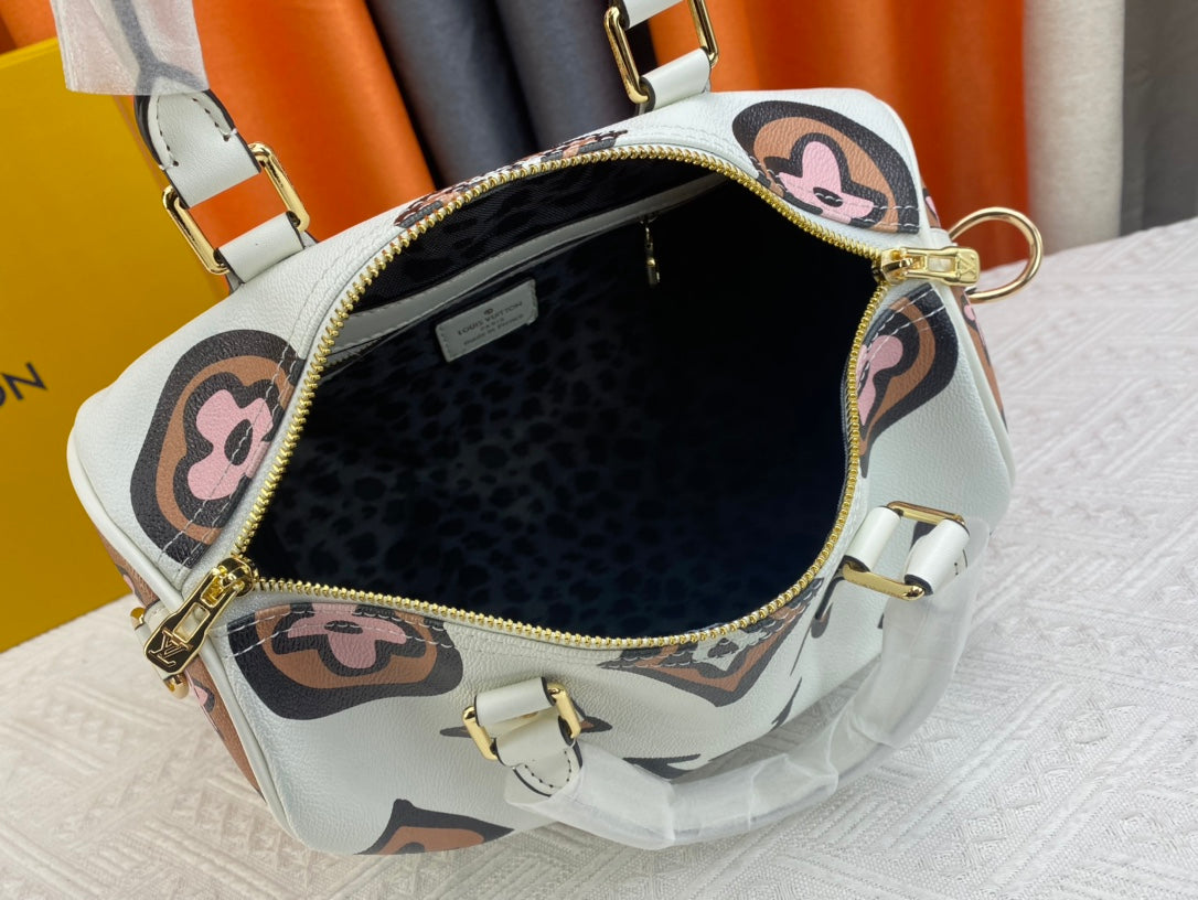 EN - Luxury LUV 786 Travel Bag