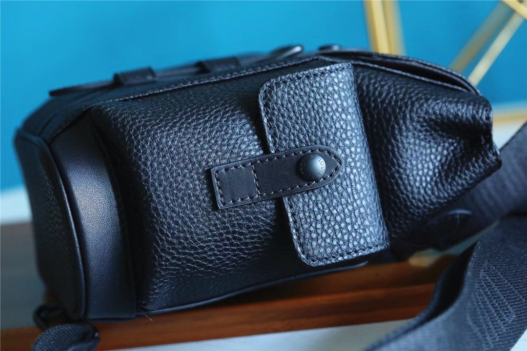 Top Quality Christopher Xs Taurillon For Men Black Crossbody Bag