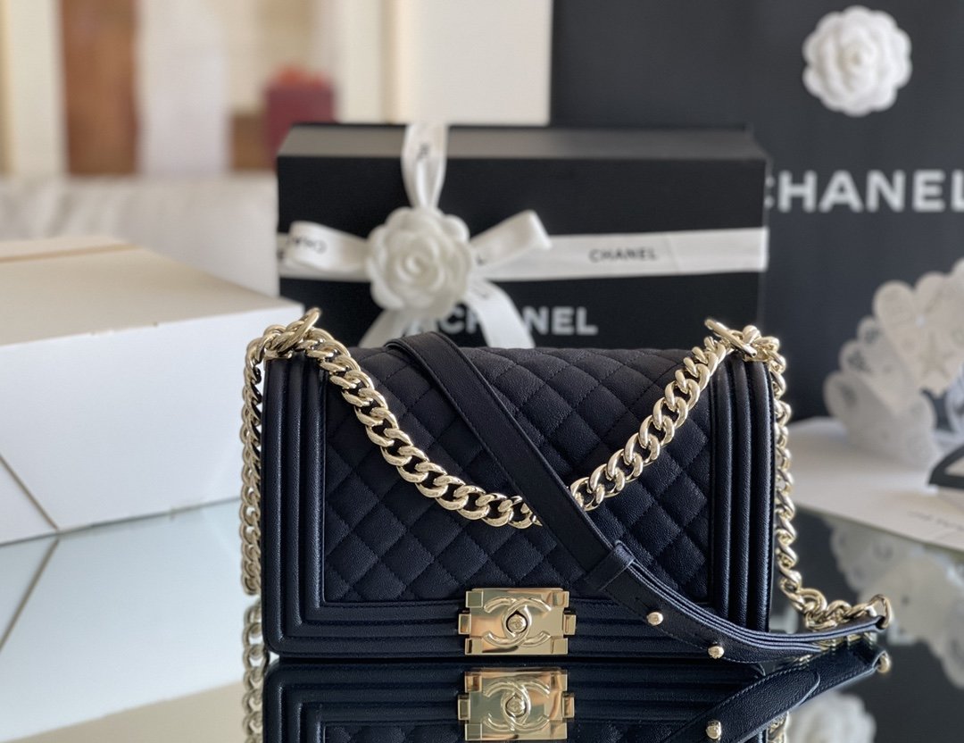 CHLMedium Boy Dark 9.8in 25cm Blue Handbag 98In25Cm A67086