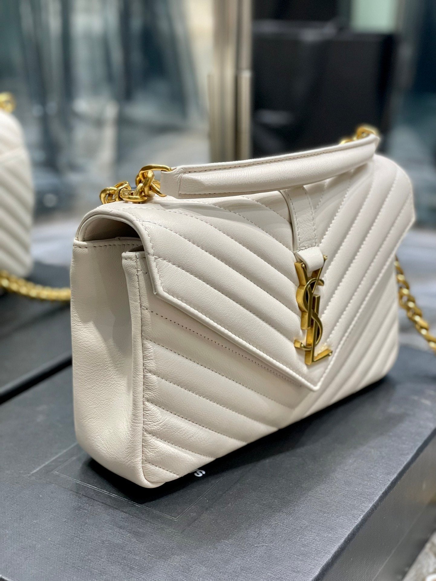 YSL Saint Laurent College Toned Hardware 9in 24cm White Gold Medium Chain Handbag