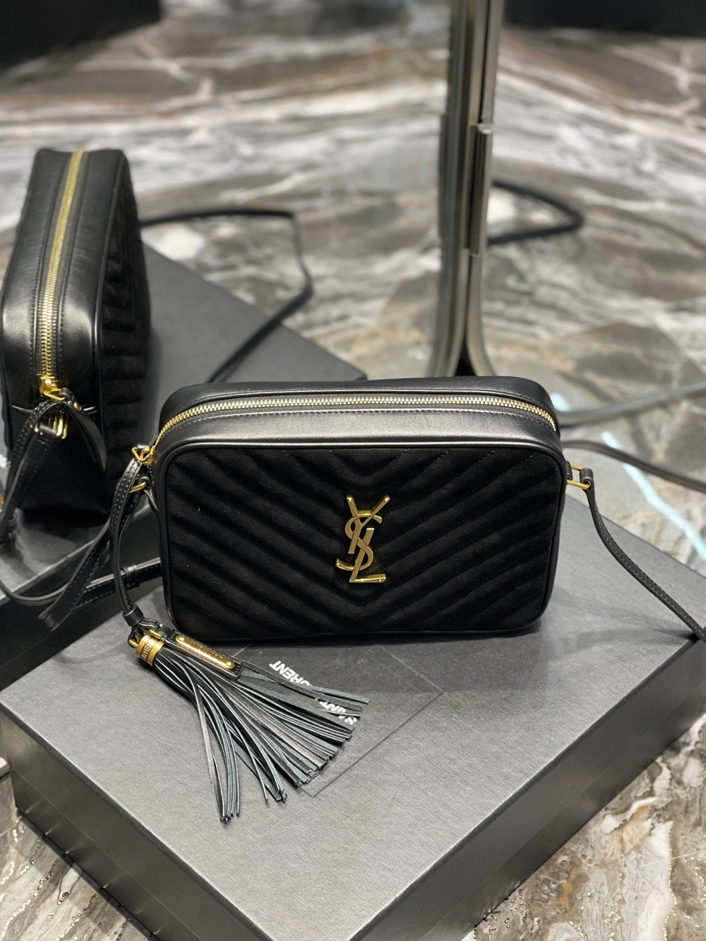 YSL Saint Laurent Lou Camera Hardware 9in 23cm Black Gold Crossbody Bag