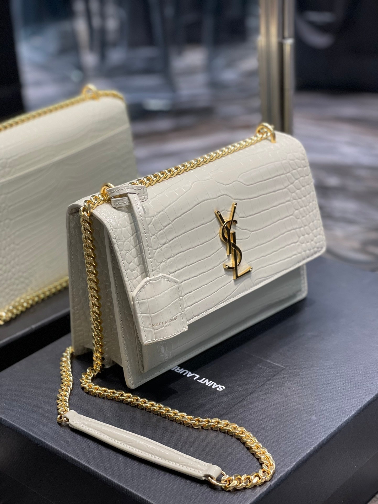 YSL Saint Laurent Sunset 8in 22cm White Medium Chain Handbag