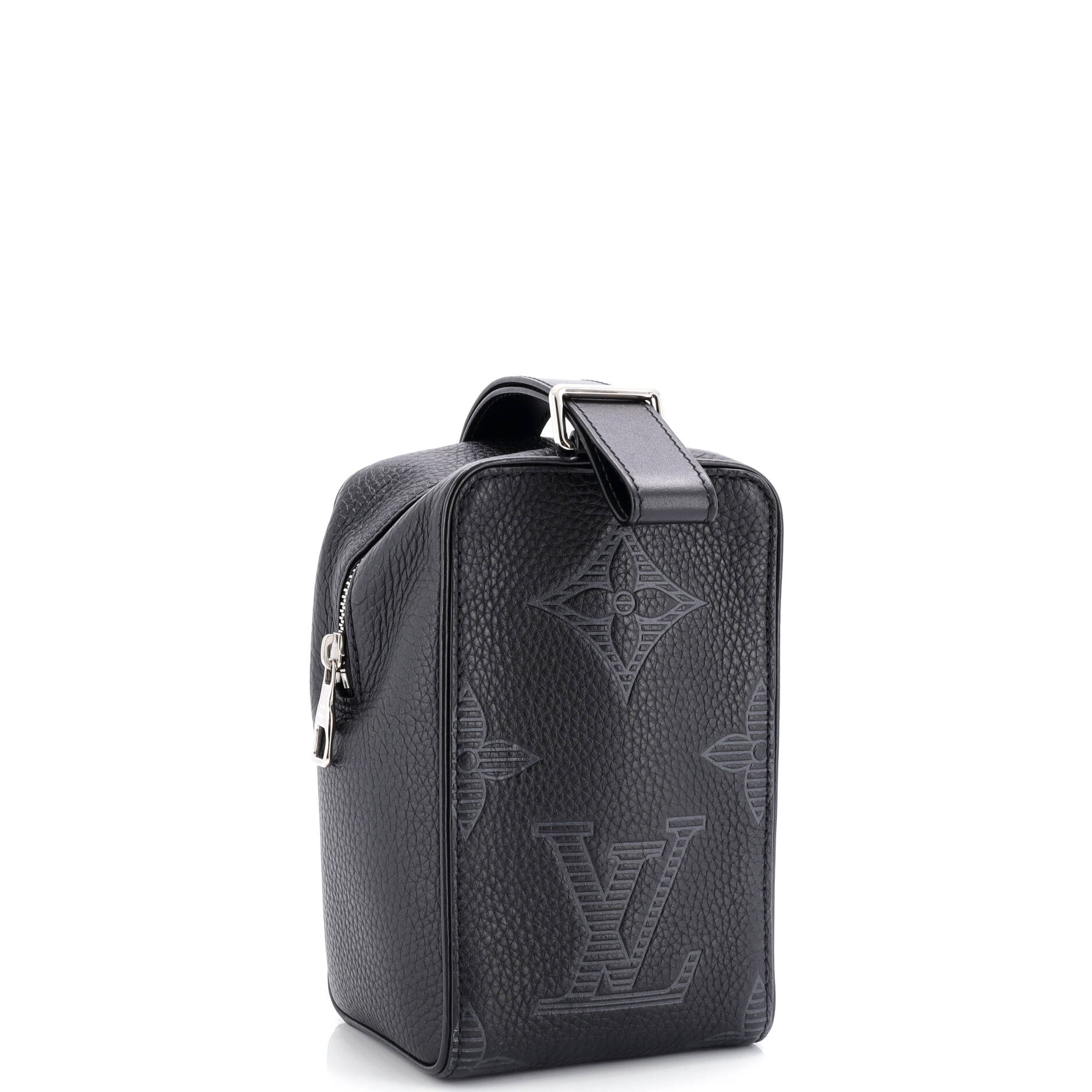 Louis Vuitton Wash Pouch Shadow Giant Taurillon Clutch Bag Leather Monogram Leather 30315375