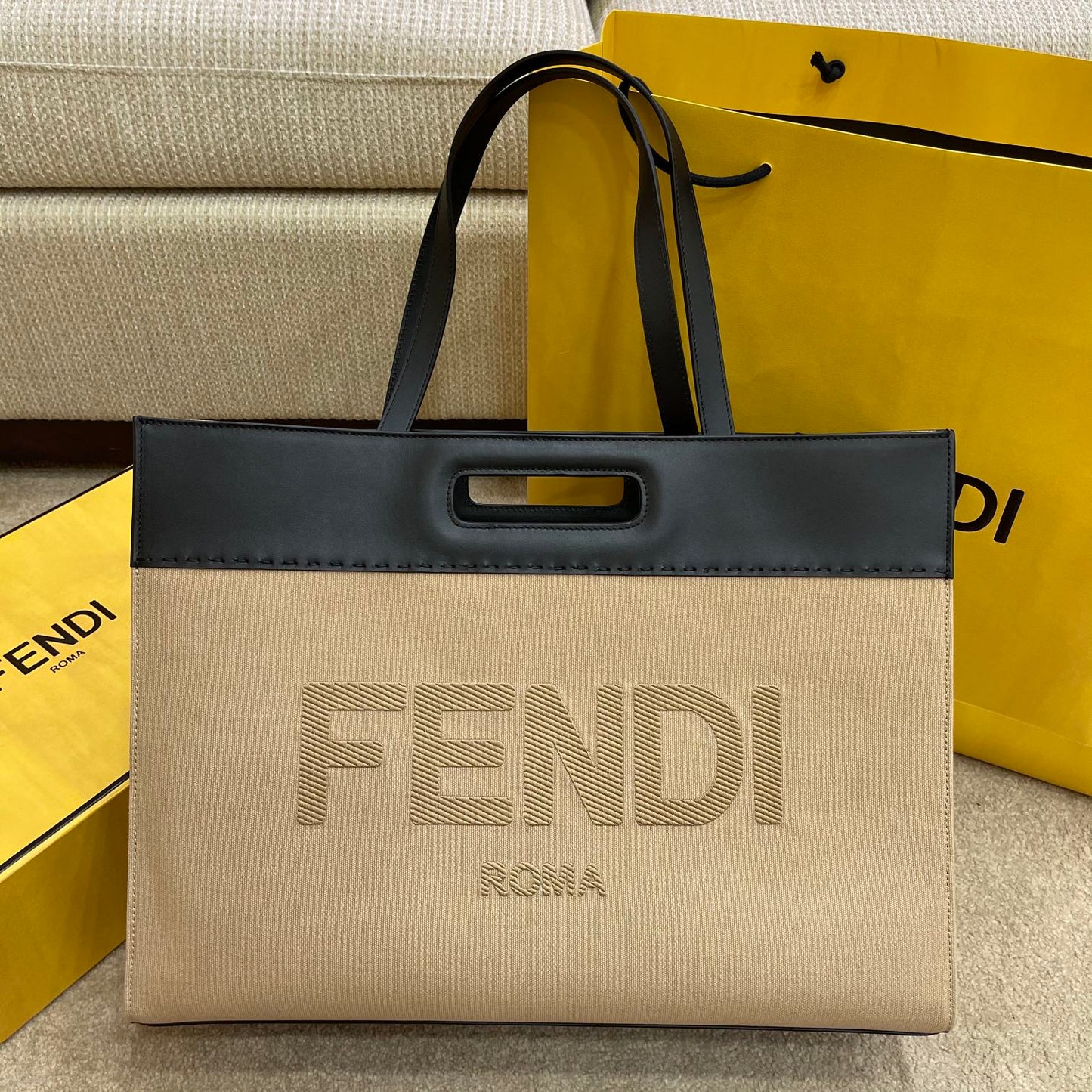 Fendi Top QualityTop Quality , ’s Canvas Black Cream FF Tote Bag
