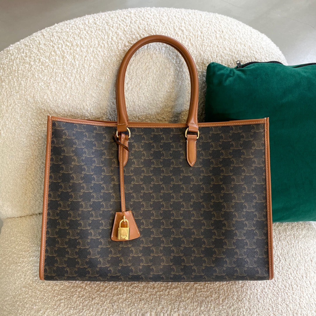 Top Quality Horizontal Cabas In Triomphe For Canvas Tan Travel Bag