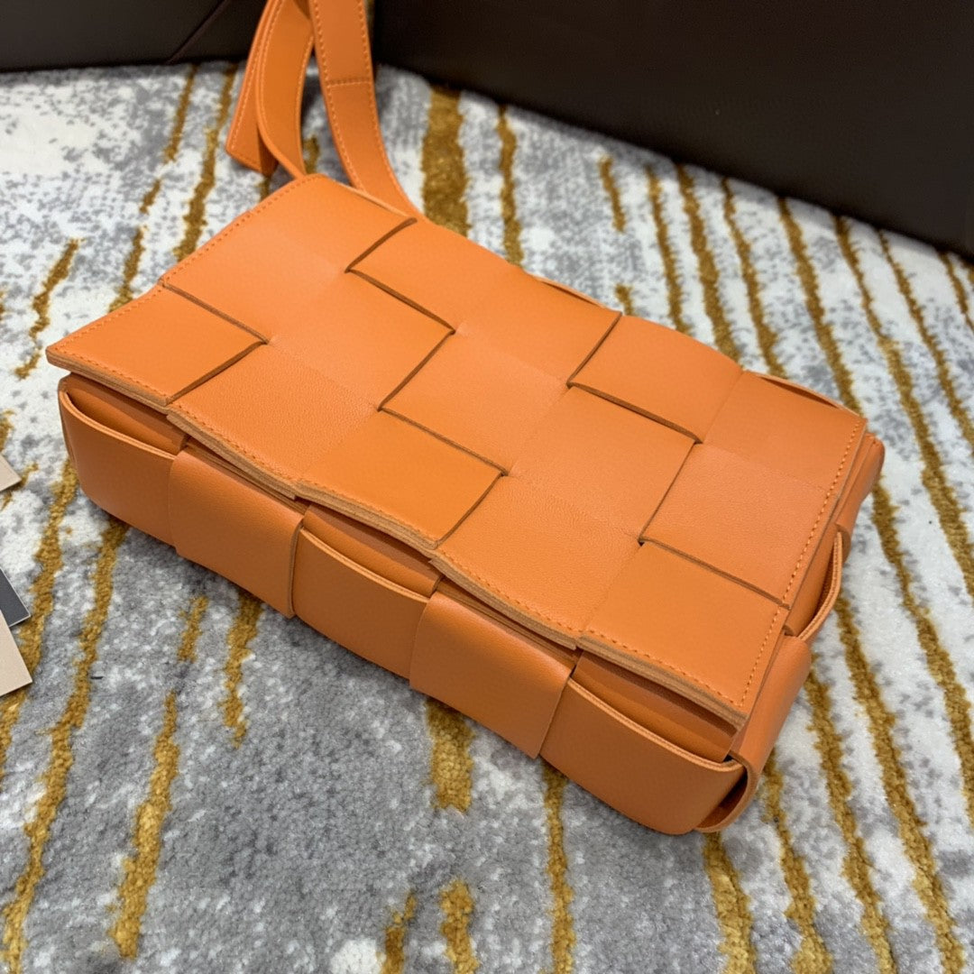 Top Quality Cassette Bag For Women In Tan Travel Bag