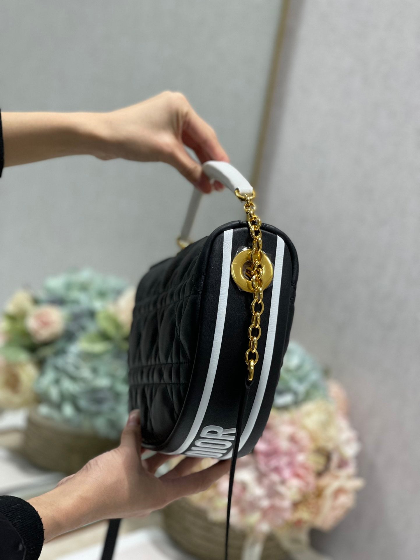 Metop Qualityum Vibe Cannage Cd Black Crossbody Bag